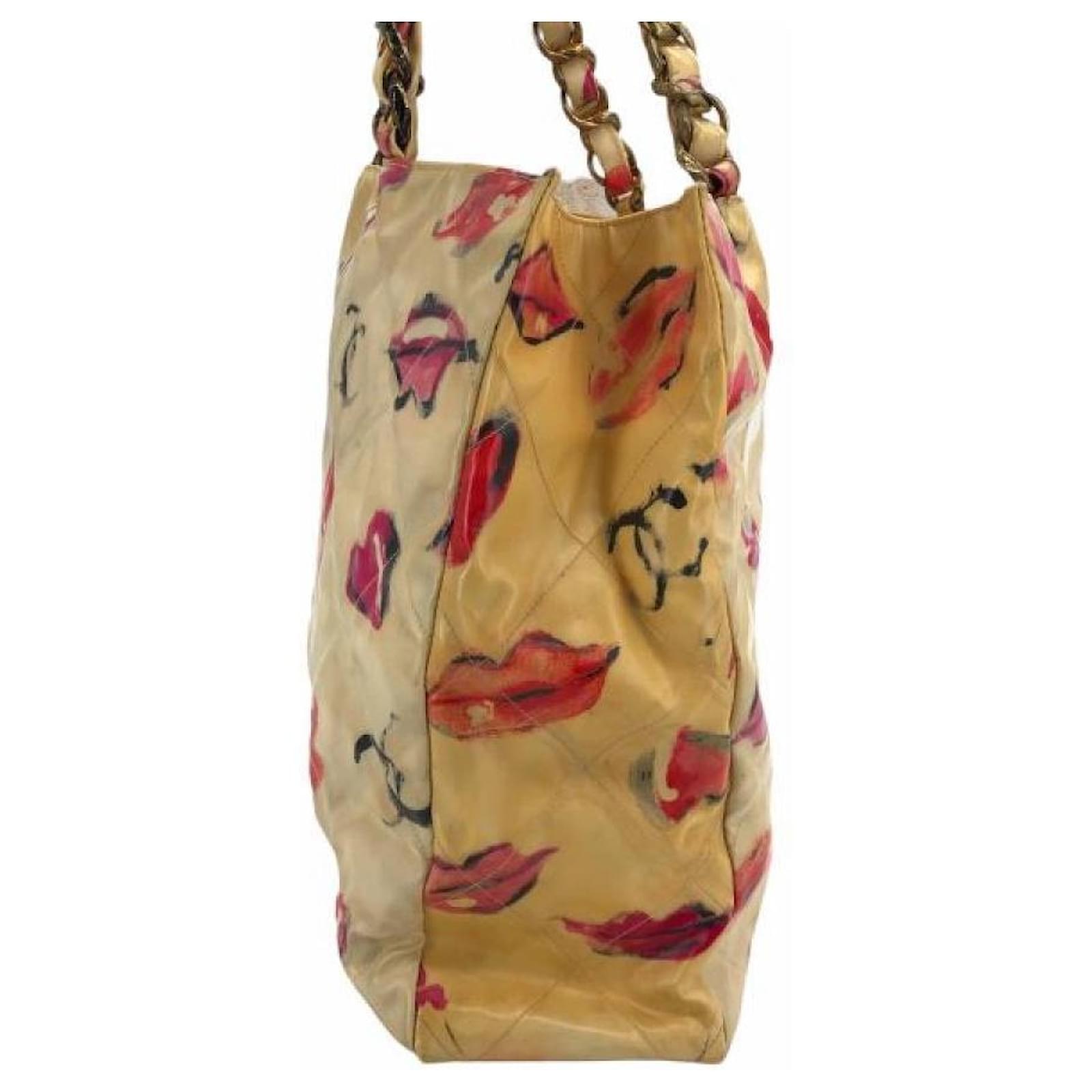 Used] CHANEL Chain Tote Bag Lip Pattern Coco Mark PVC Shoulder Bag Multiple  colors ref.493511 - Joli Closet