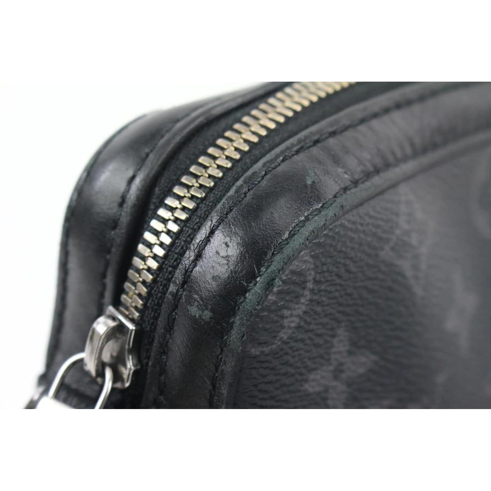 Louis Vuitton Black Monogram Eclipse Trio Messenger Crossbody Bag Leather  ref.493827 - Joli Closet