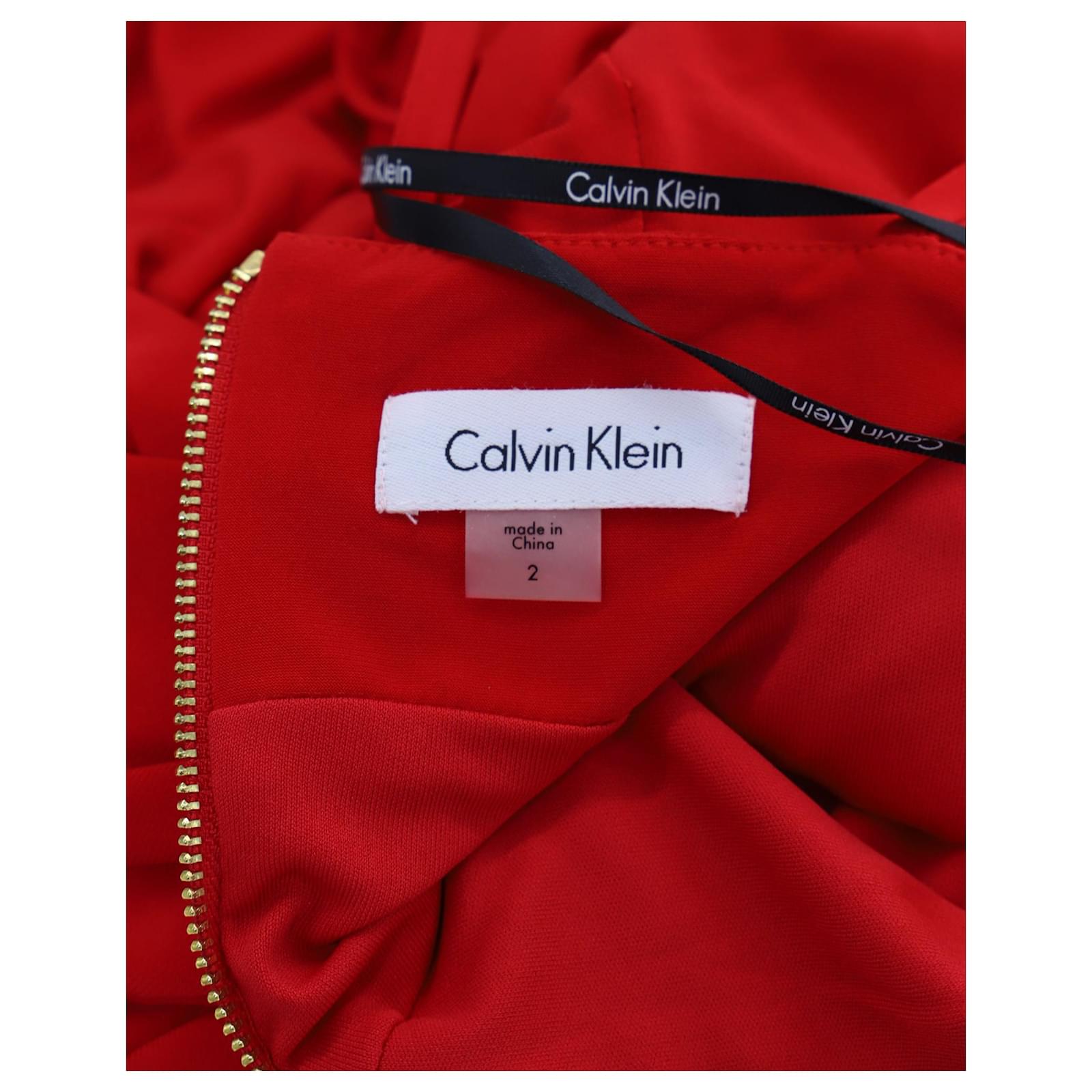 Calvin Klein Langes Kleid mit rotem Joli V-Ausschnitt Polyester Closet - aus ref.494425