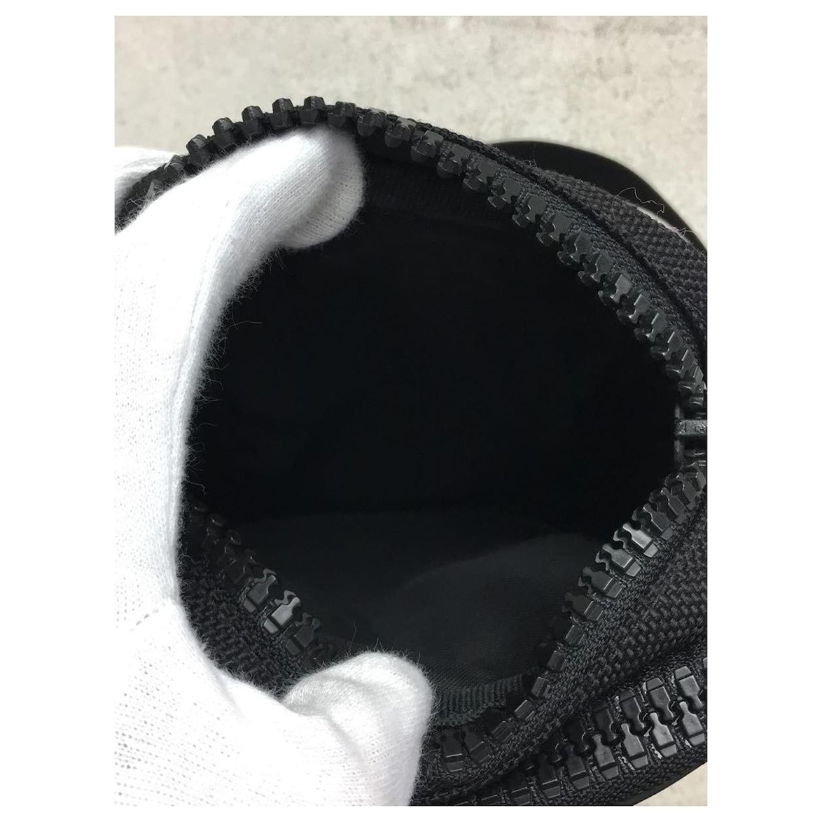 CHANEL Sports line / Coco mark / Mini shoulder bag / Nylon / WHT / Plain  White Polyester ref.495039 - Joli Closet