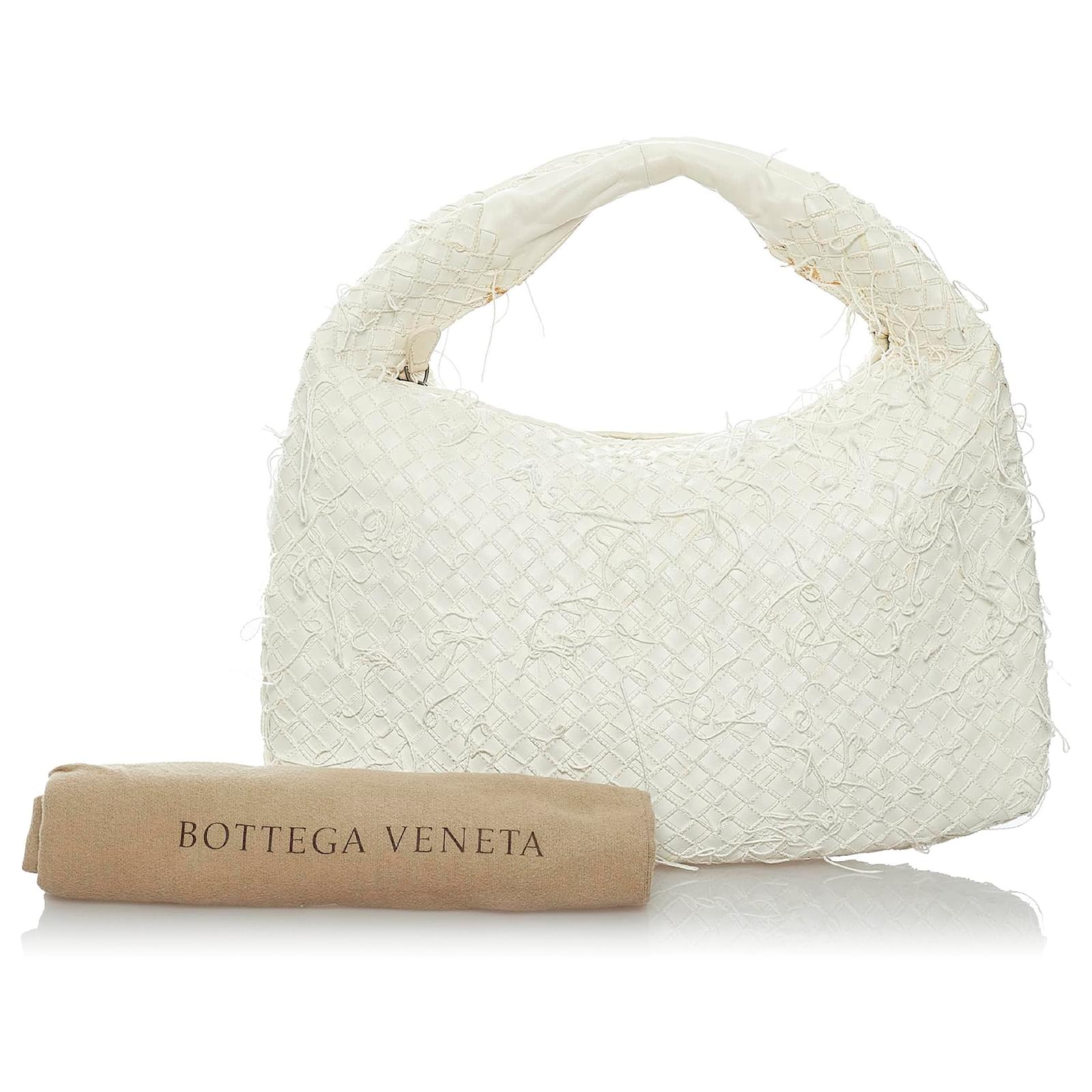 Bottega Veneta White Intrecciato Leather Hobo Bag Cream Pony-style calfskin  ref.176770 - Joli Closet