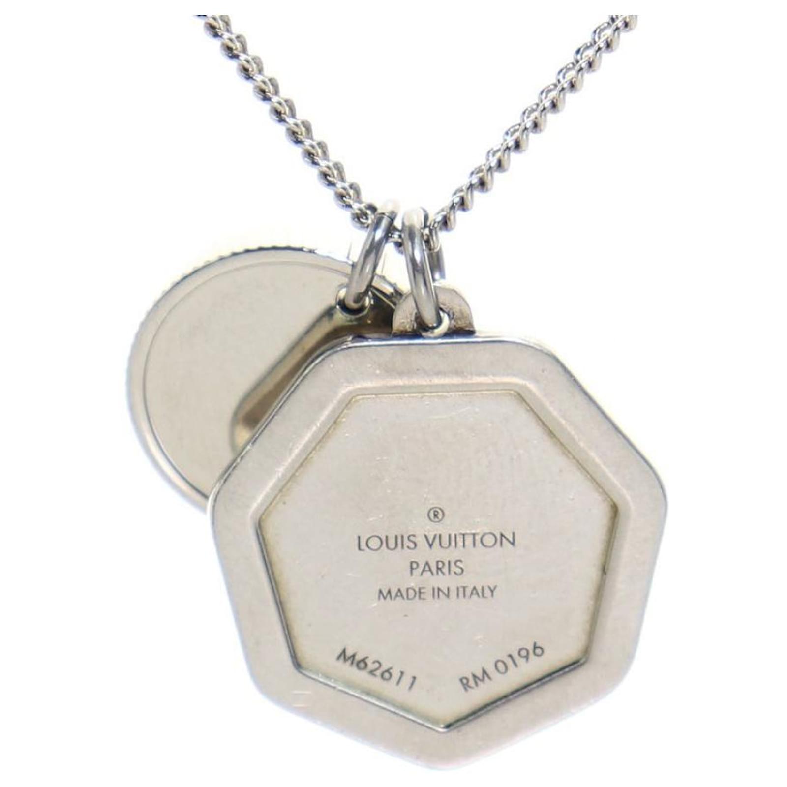 Used] Louis Vuitton [LOUIS VUITTON] M62611 Savane Necklace Zebra Pendant LV  Initial Medal Coin Motif Fashion Jewelry Accessories SILVER COIN NECK LACE  Silvery Metal ref.496932 - Joli Closet