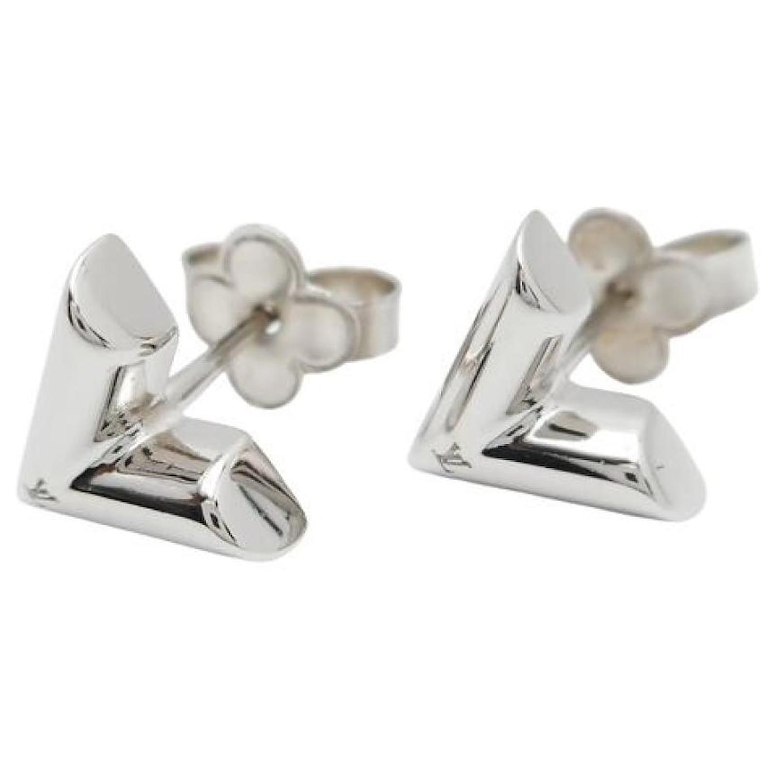Used] LOUIS VUITTON (Louis Vuitton) M63208 Studs Earrings / Essential V Earrings  Stud Silvery Metal ref.496938 - Joli Closet