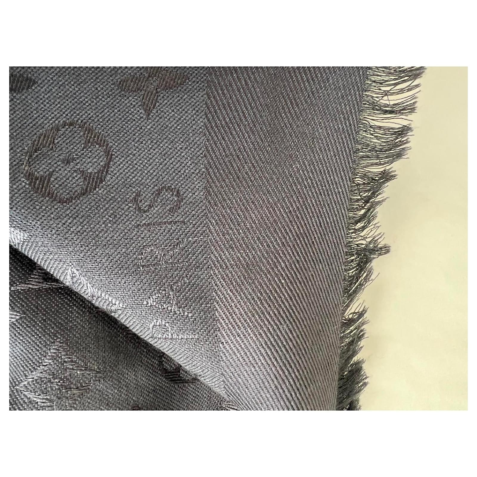 Louis Vuitton shawl Dark grey Silk Wool ref.144928 - Joli Closet