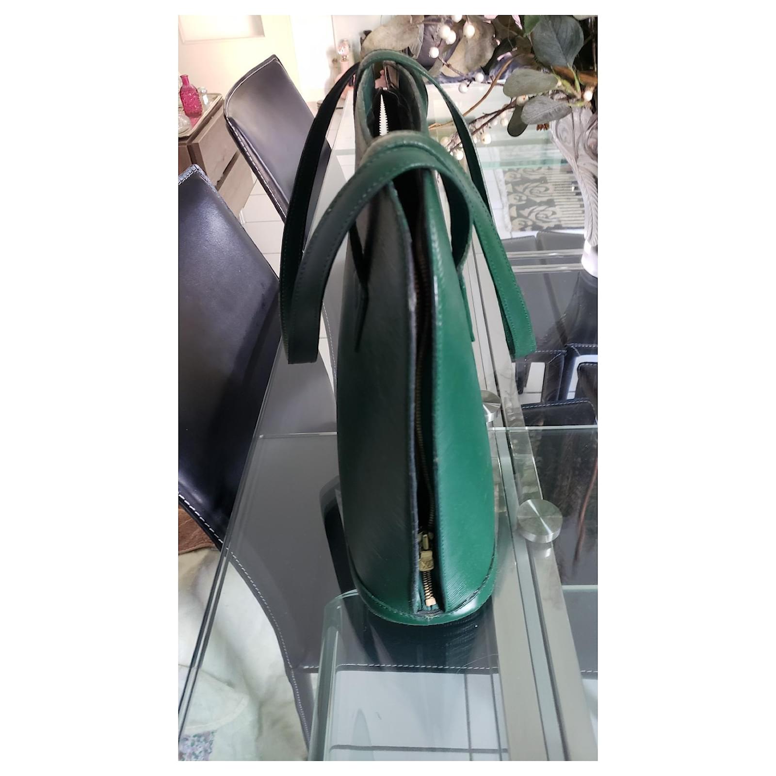 Louis Vuitton Handbags Dark green Leather ref.498757 - Joli Closet