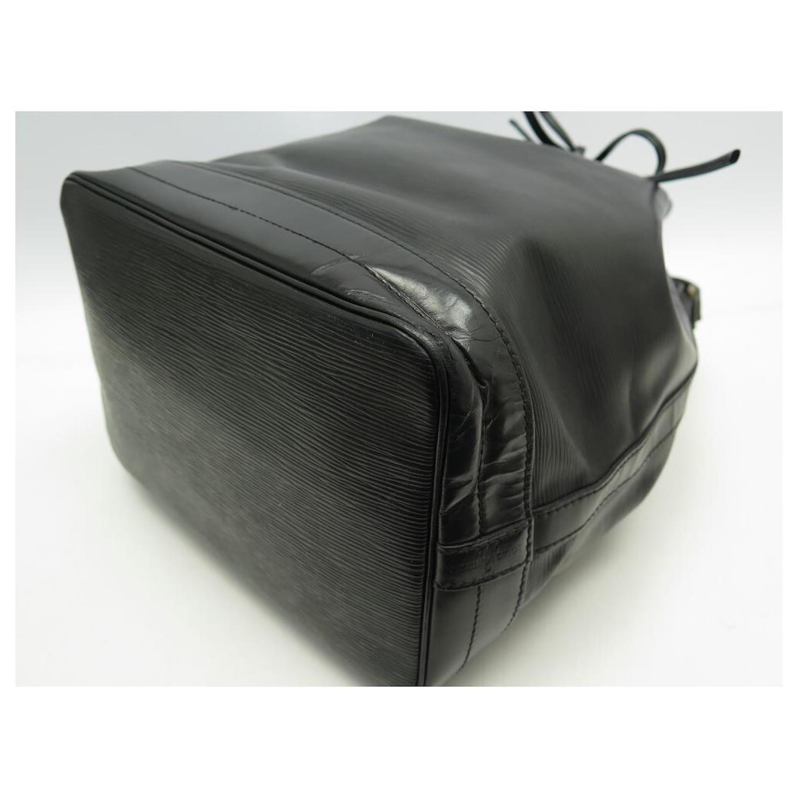 RDC12831 Authentic Louis Vuitton Vintage Black Epi Leather Noe GM Bag