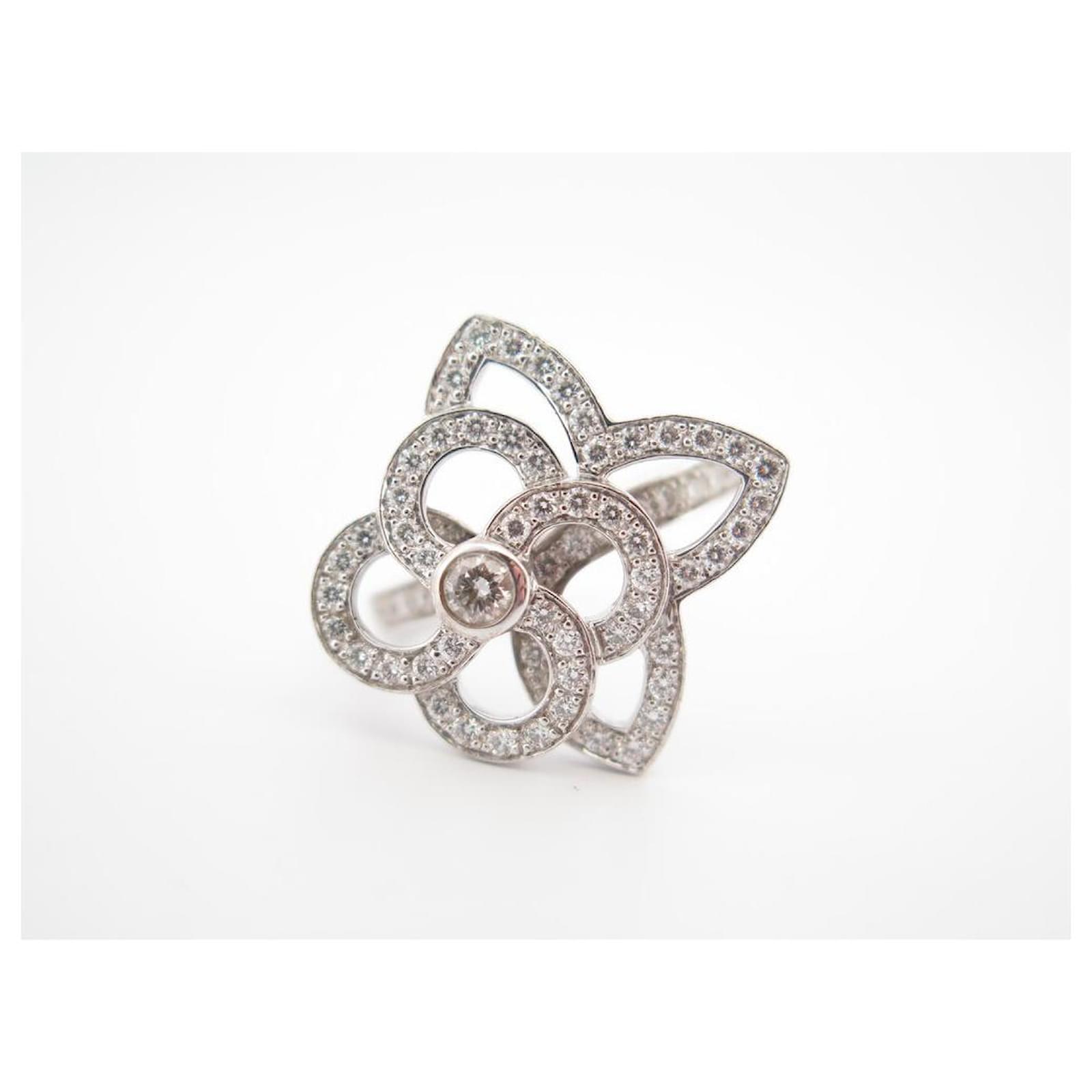 LOUIS VUITTON LES ARDENTES FLOWER RING 50 WHITE GOLD 18K AND DIAMONDS RING  Silvery ref.685193 - Joli Closet