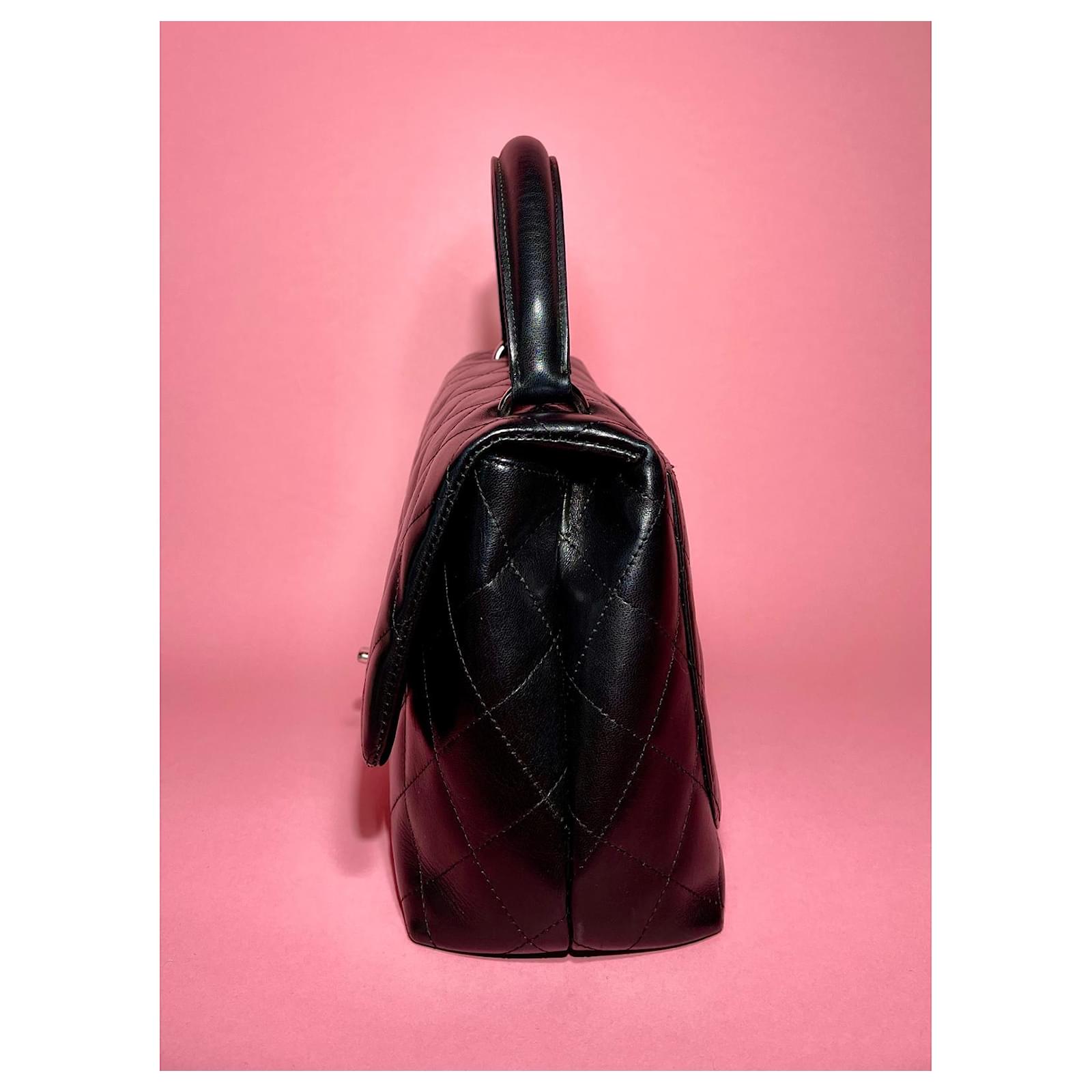 CHANEL Chain Shoulder Bag Clutch Black Quilted Flap Lambskin Purse Leather  ref.1080035 - Joli Closet