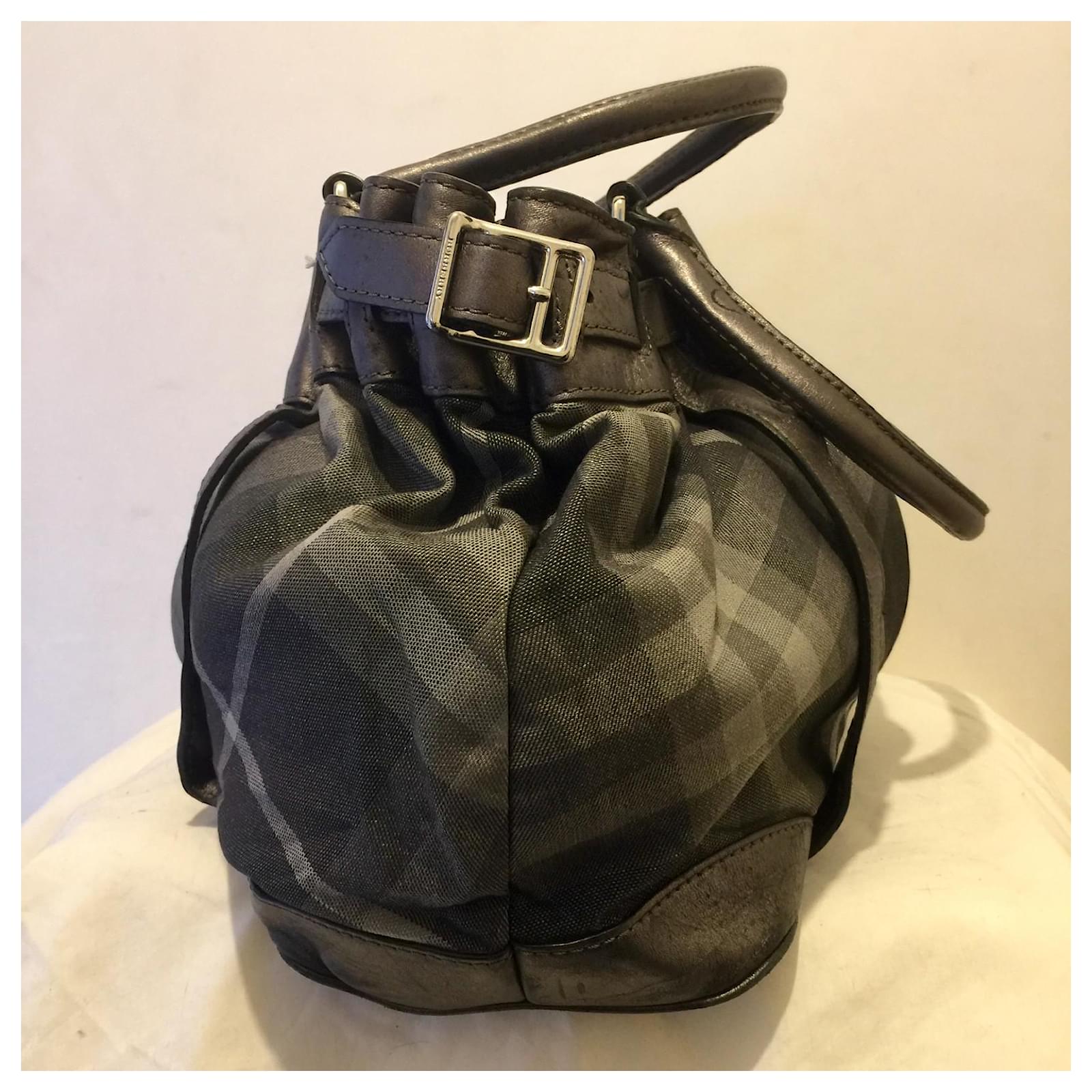 Large Burberry leather and canvas shoulder bag Silvery Grey Silver hardware  Cloth ref.503335 - Joli Closet