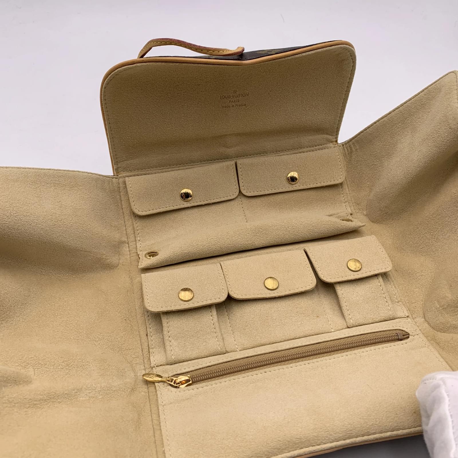 Louis Vuitton Brown Monogram Fold Me Pouch Leather Cloth ref.997627 - Joli  Closet