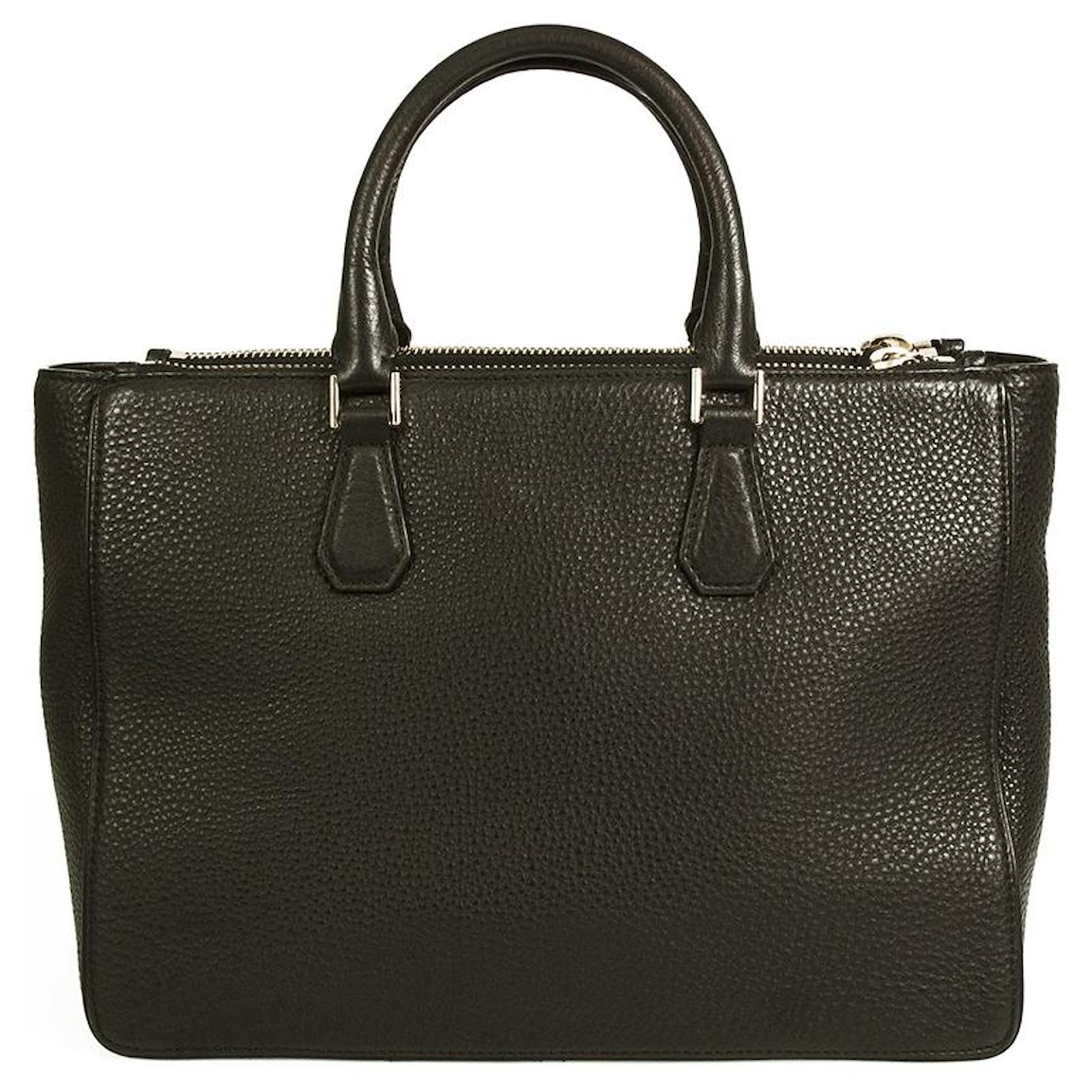 Tory Burch Black Pebbled Leather Large Tote Shopper bag with Zipper closure  ref.504703 - Joli Closet