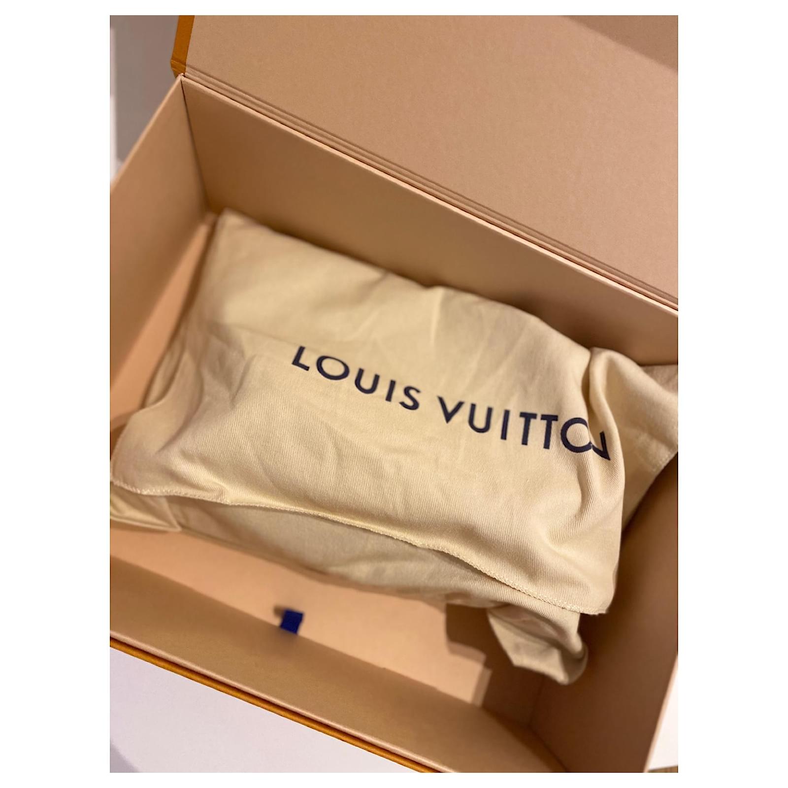 Louis Vuitton Multi pochette Dark green Leather ref.504751 - Joli