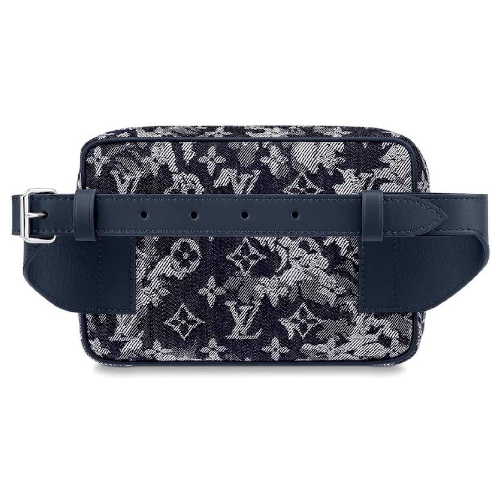 Louis Vuitton Discovery Bumbag PM Bandana Blue Monogram Crossbody Fanny Pack  Bag
