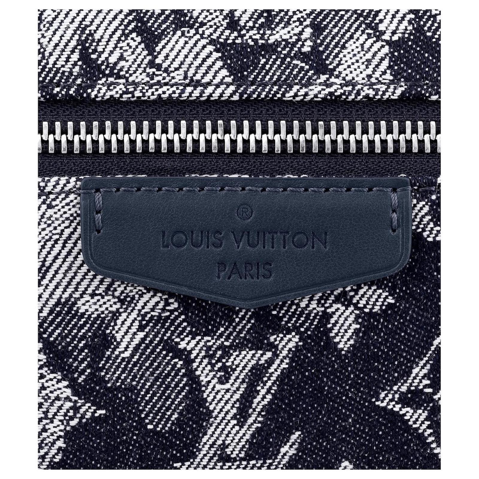 Louis Vuitton LV bumbag outdoor new Blue ref.504994 - Joli Closet