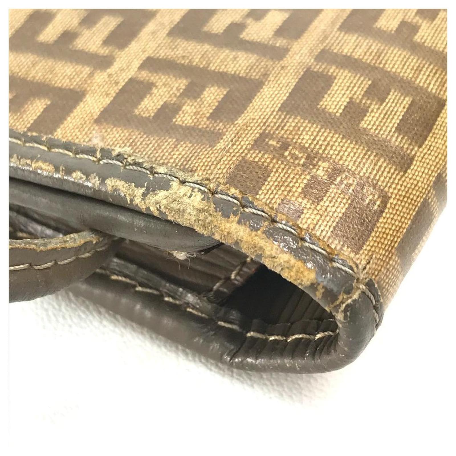 Used] FENDI FENDI Zucca FF pattern pochette shoulder bag PVC / leather  ladies beige x green system ref.505937 - Joli Closet