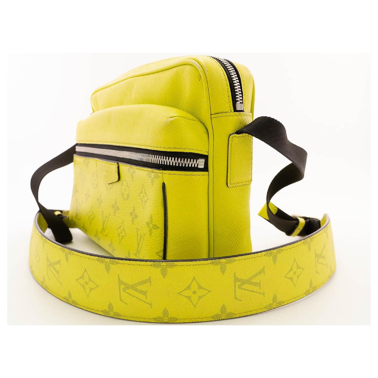 Louis Vuitton Travel bag Yellow Cloth ref.597891 - Joli Closet