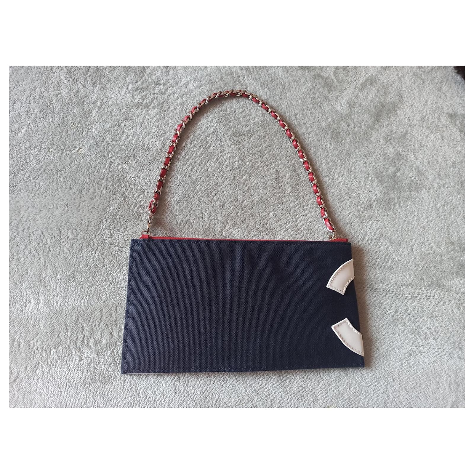 Chanel Vintage American Flag Silvery Red Navy blue Leather Cloth ref.507971  - Joli Closet