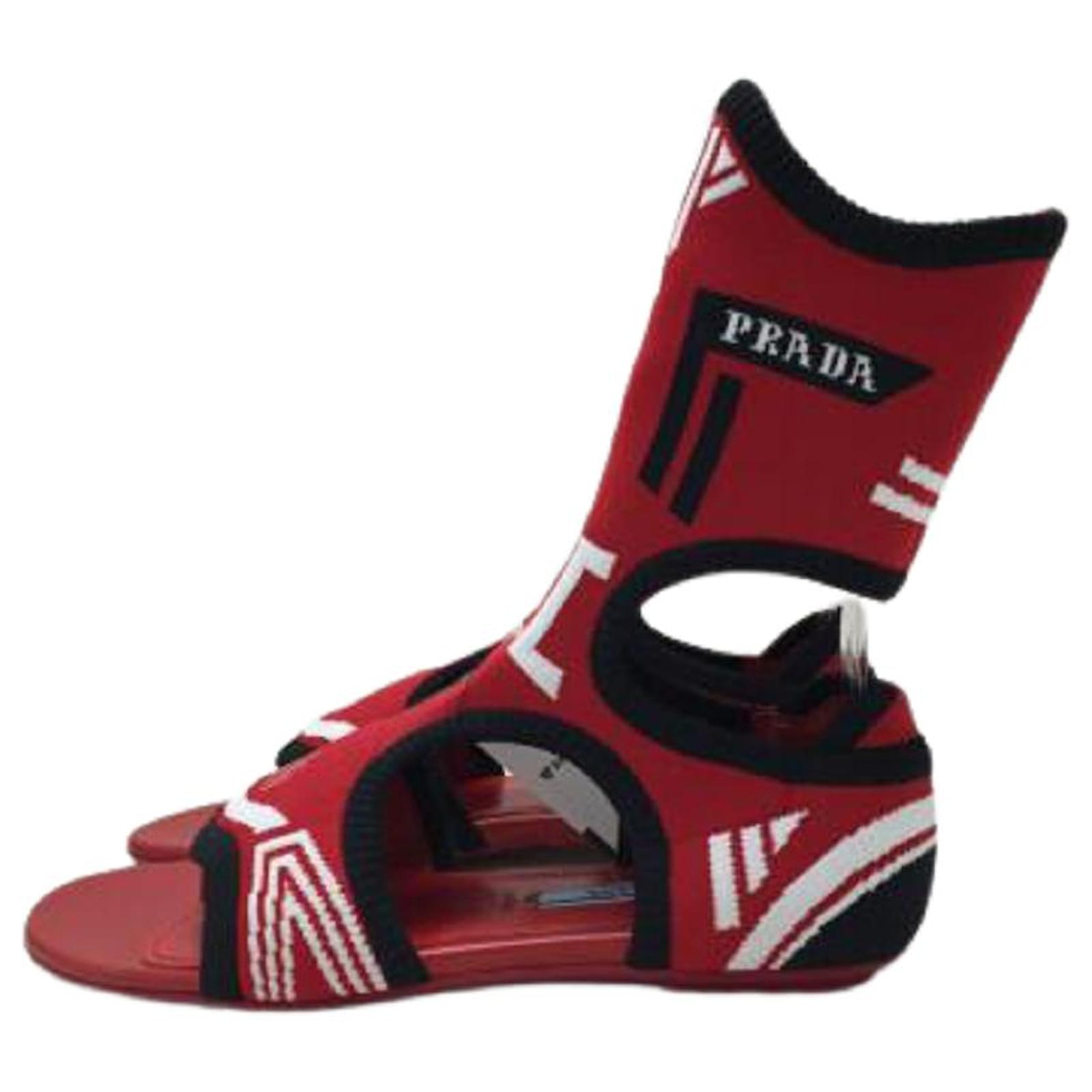 Used] PRADA Knitted Flat Sandals / Socks / Sandals / Shoes / Red / 36 Cloth  ref.508932 - Joli Closet