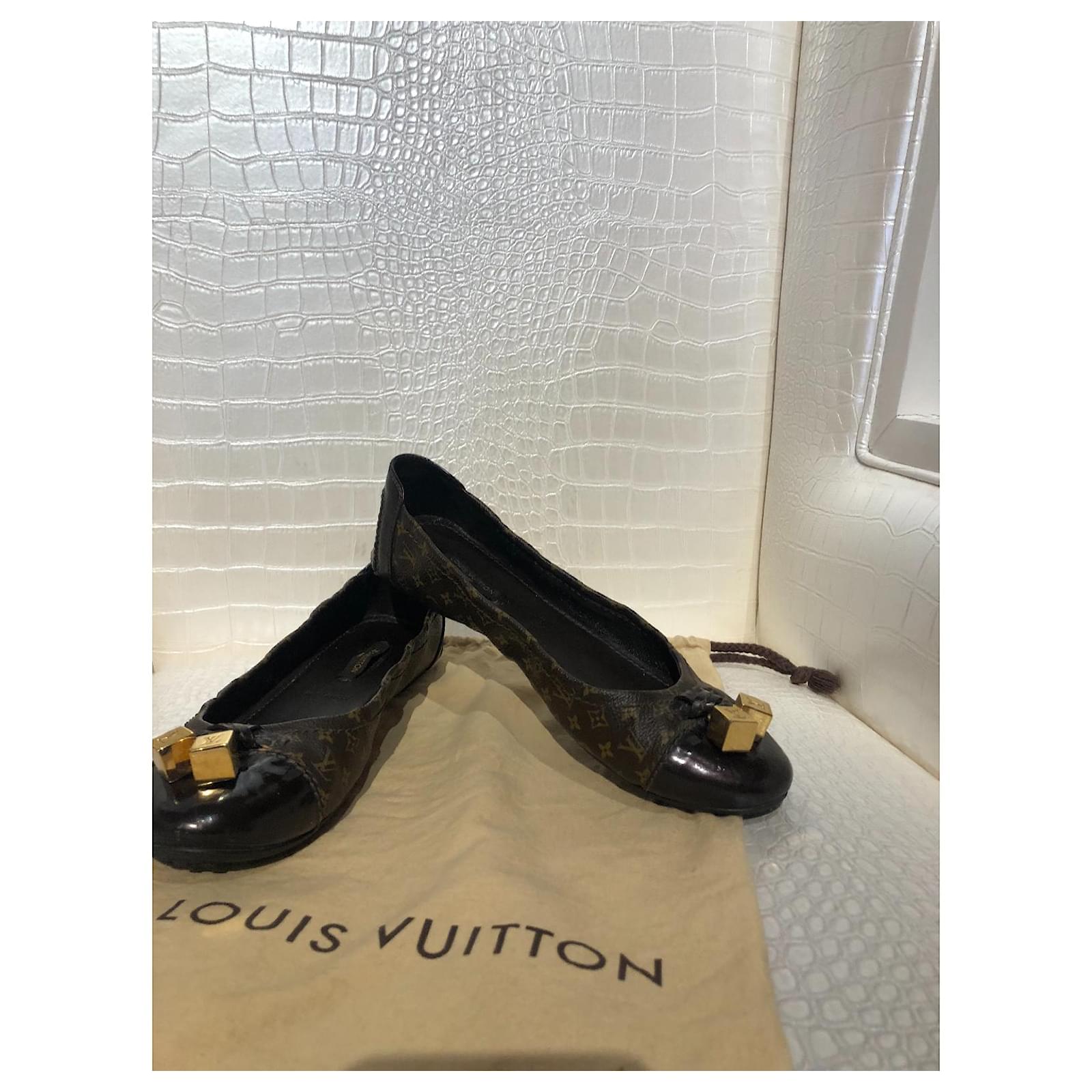 Louis Vuitton Scarpe da ginnastica D'oro Pelle ref.221663 - Joli Closet