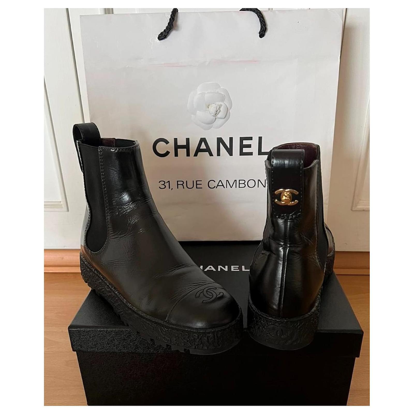 Chanel zipped ankle boots Black White ref.260259 - Joli Closet