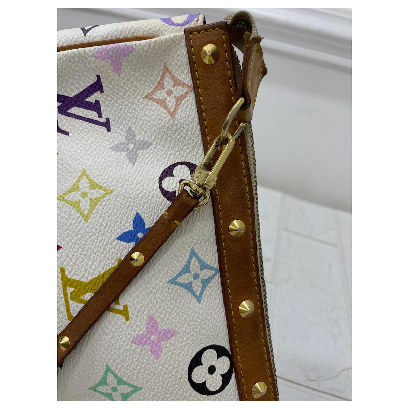 Louis Vuitton Multi color pochette Multiple colors Cloth ref.512575 - Joli  Closet