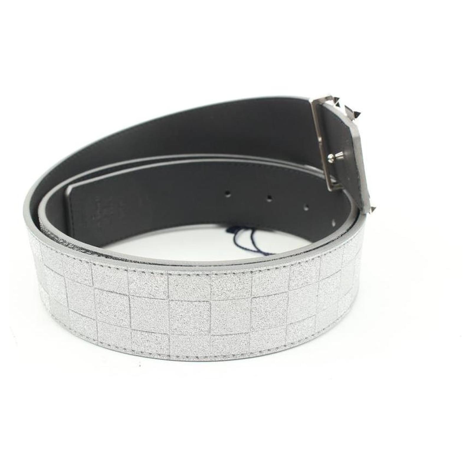 Louis Vuitton Glitter Silver Damier LV Pyramide 40mm belt 37LV128S  ref.512925 - Joli Closet