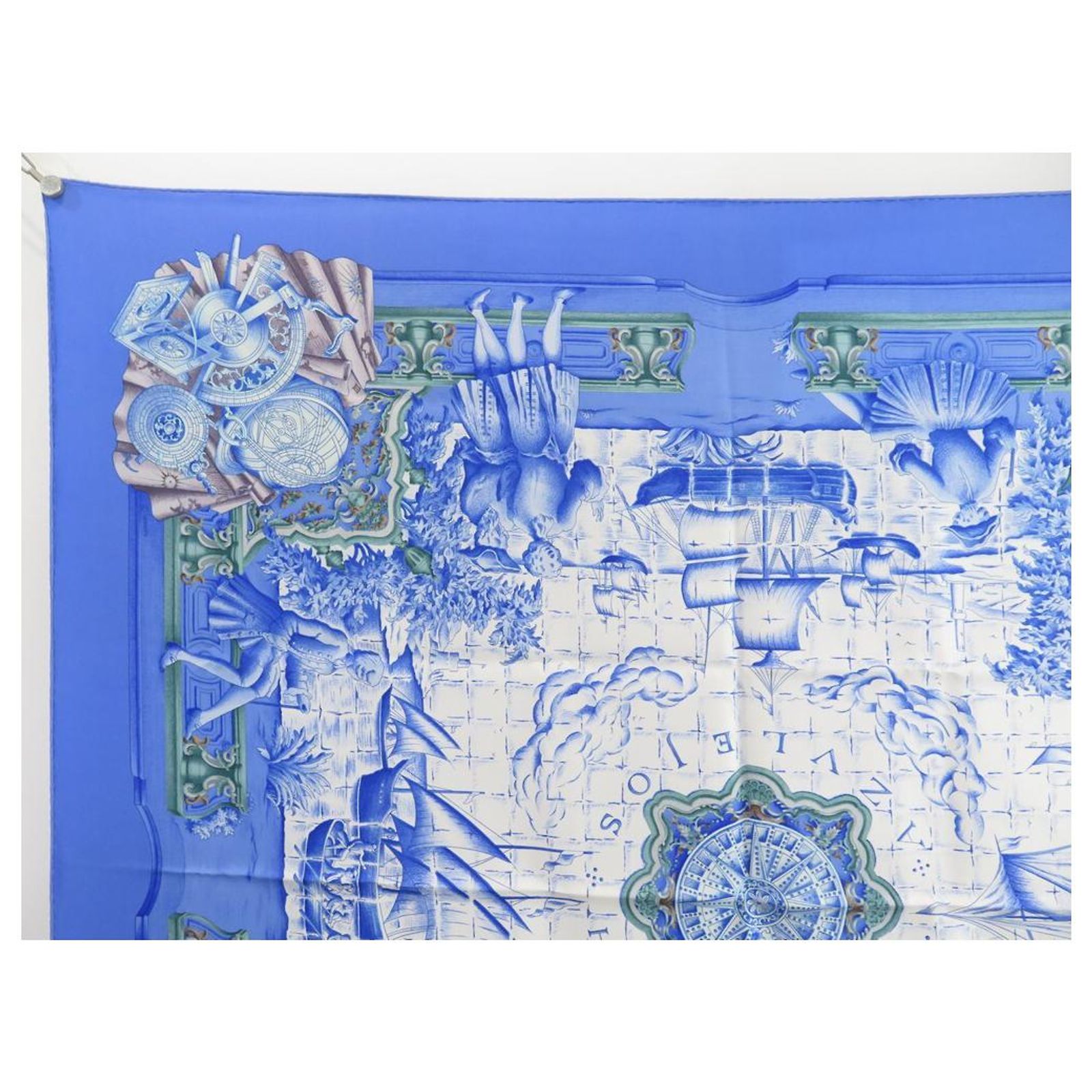 Foulard HERMÈS AZULEJOS En Soie - Occasion, Couleur Rose