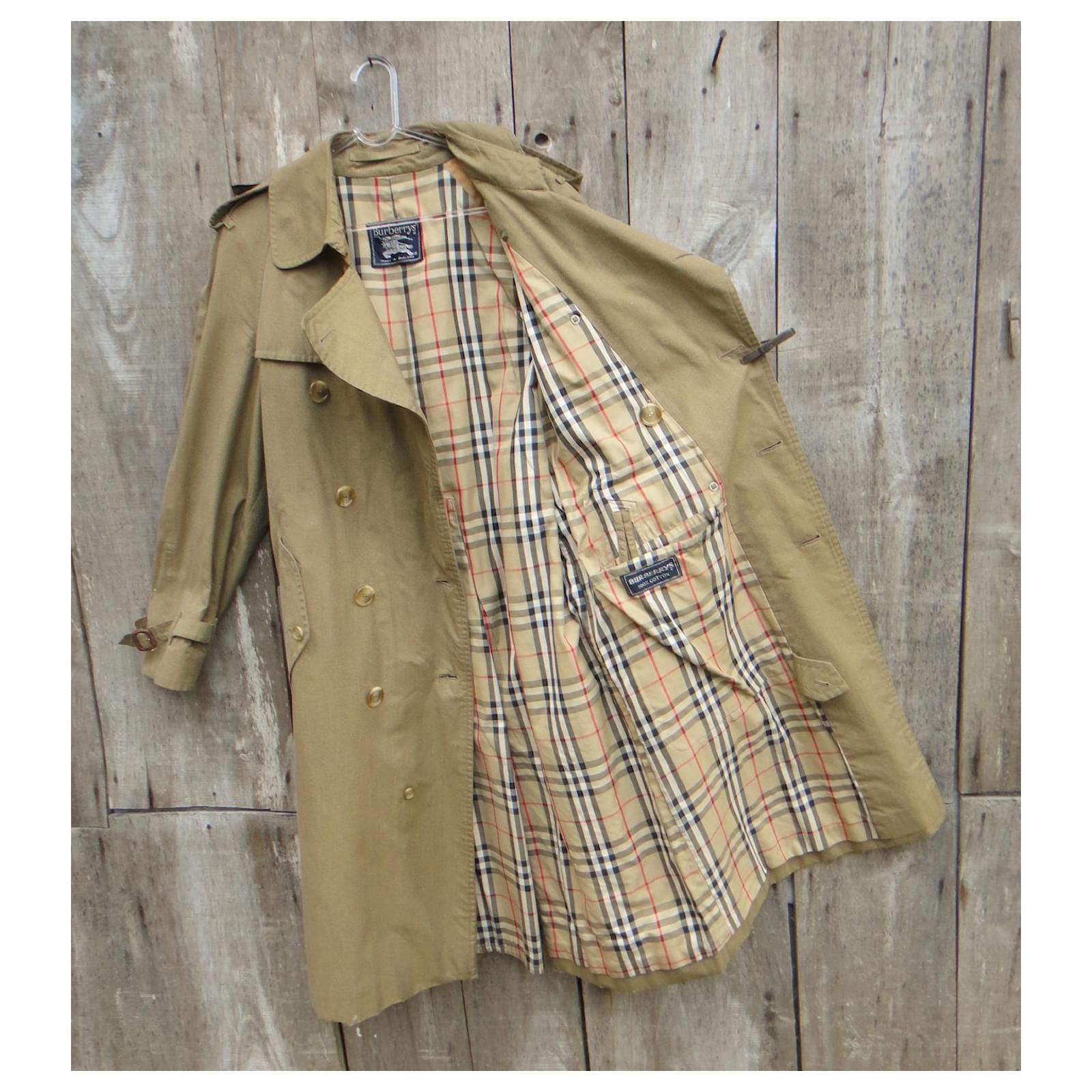 Vintage Burberrys Trench, Is this real?