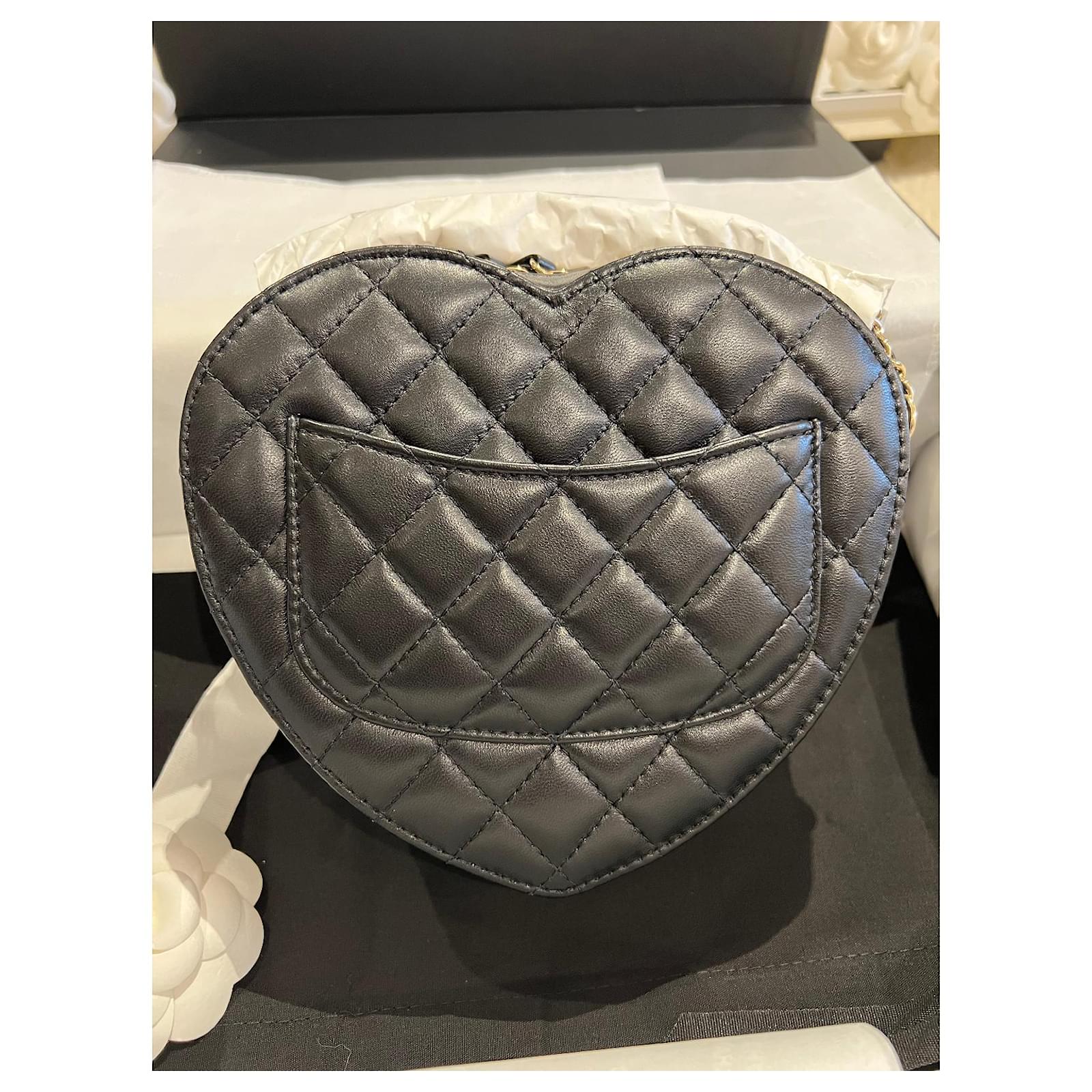 Timeless Chanel Heart bag Black Leather ref.517168 - Joli Closet