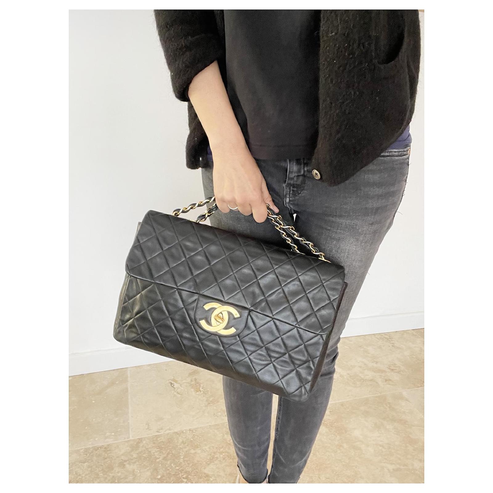 Timeless Classic Chanel Maxi jumbo single flap bag with CC Black Leather  ref.517425 - Joli Closet