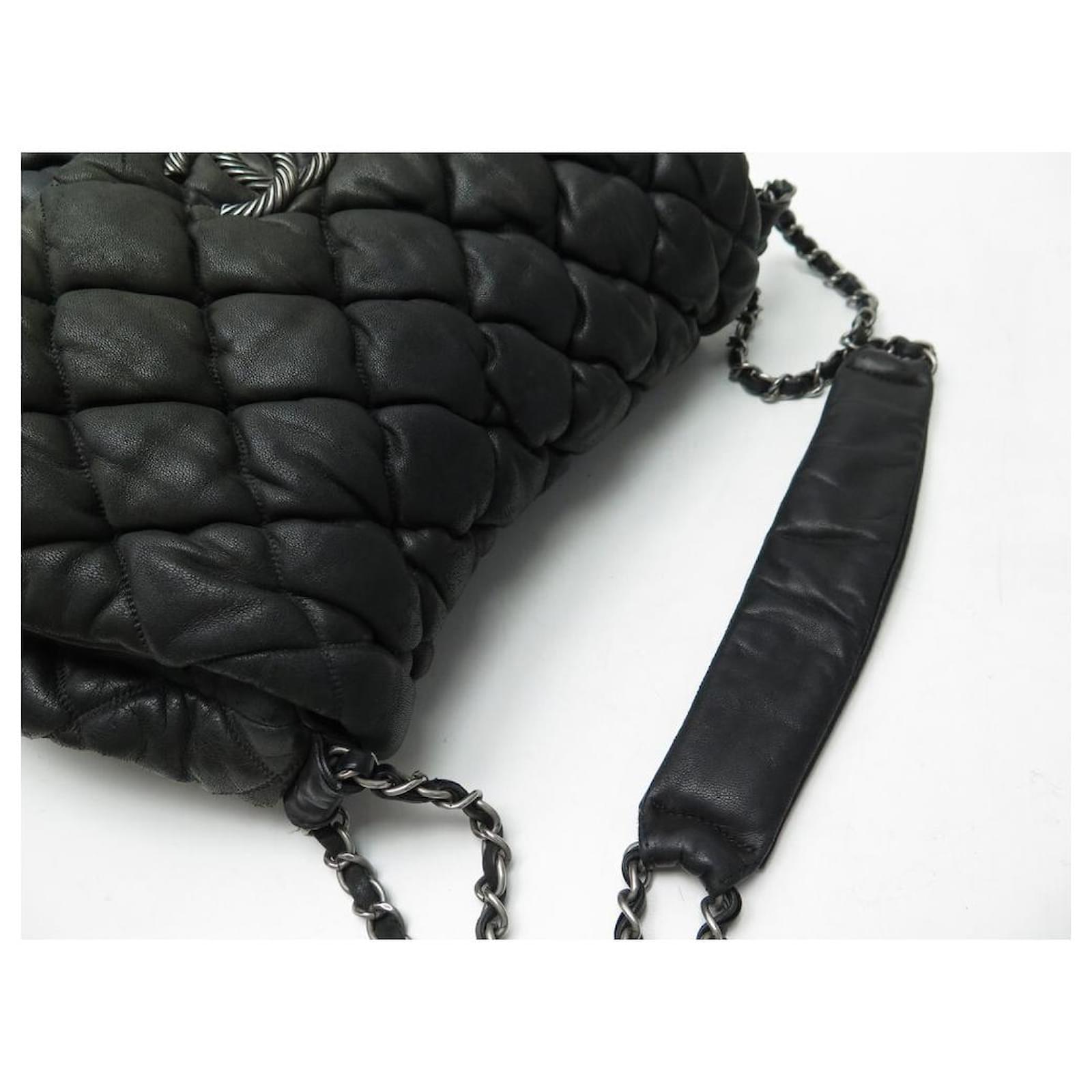 CHANEL HOBO HANDBAG IN BLACK QUILTED LEATHER LOGO CC QUILTED BAG PURSE