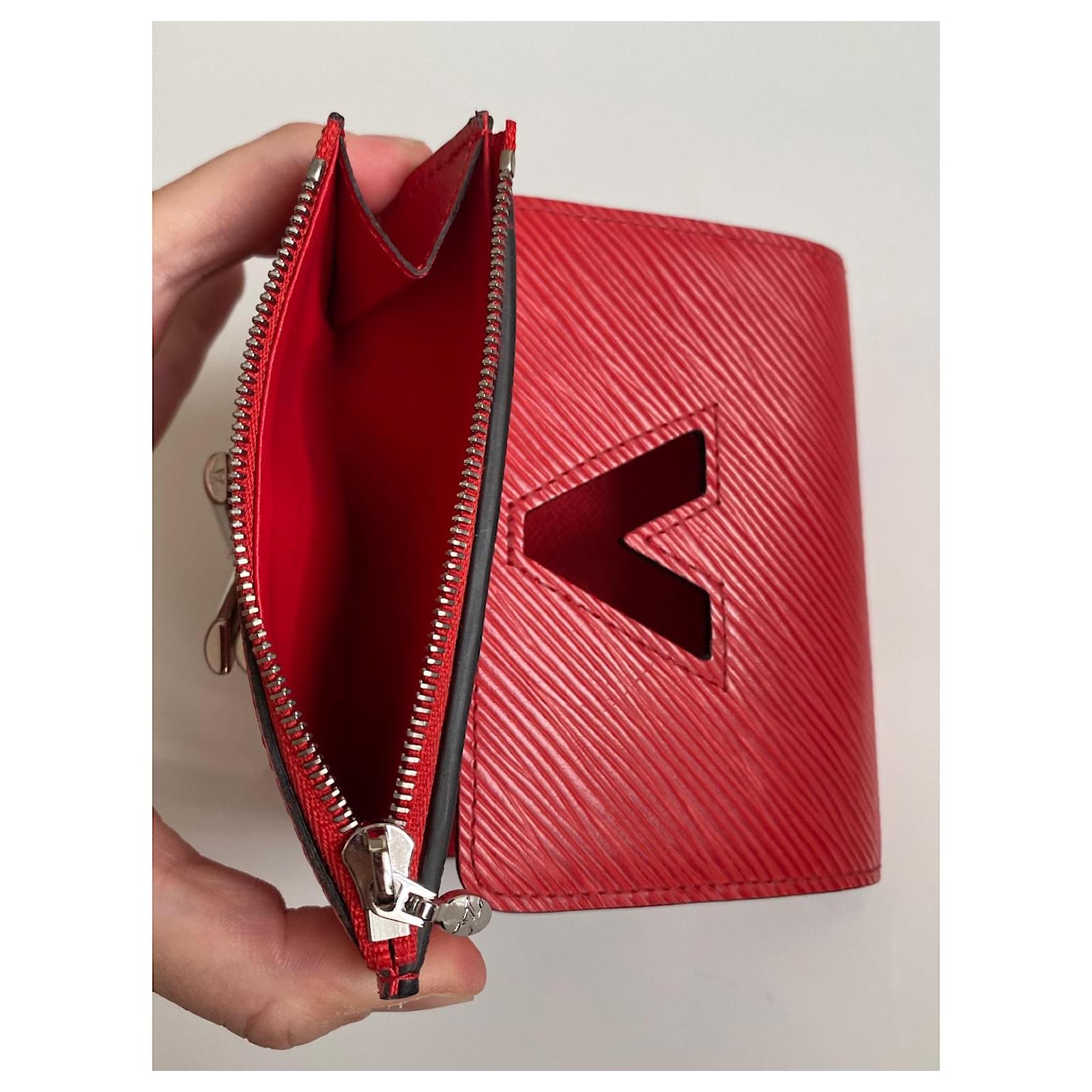 Louis Vuitton Twist Compact Wallet Review