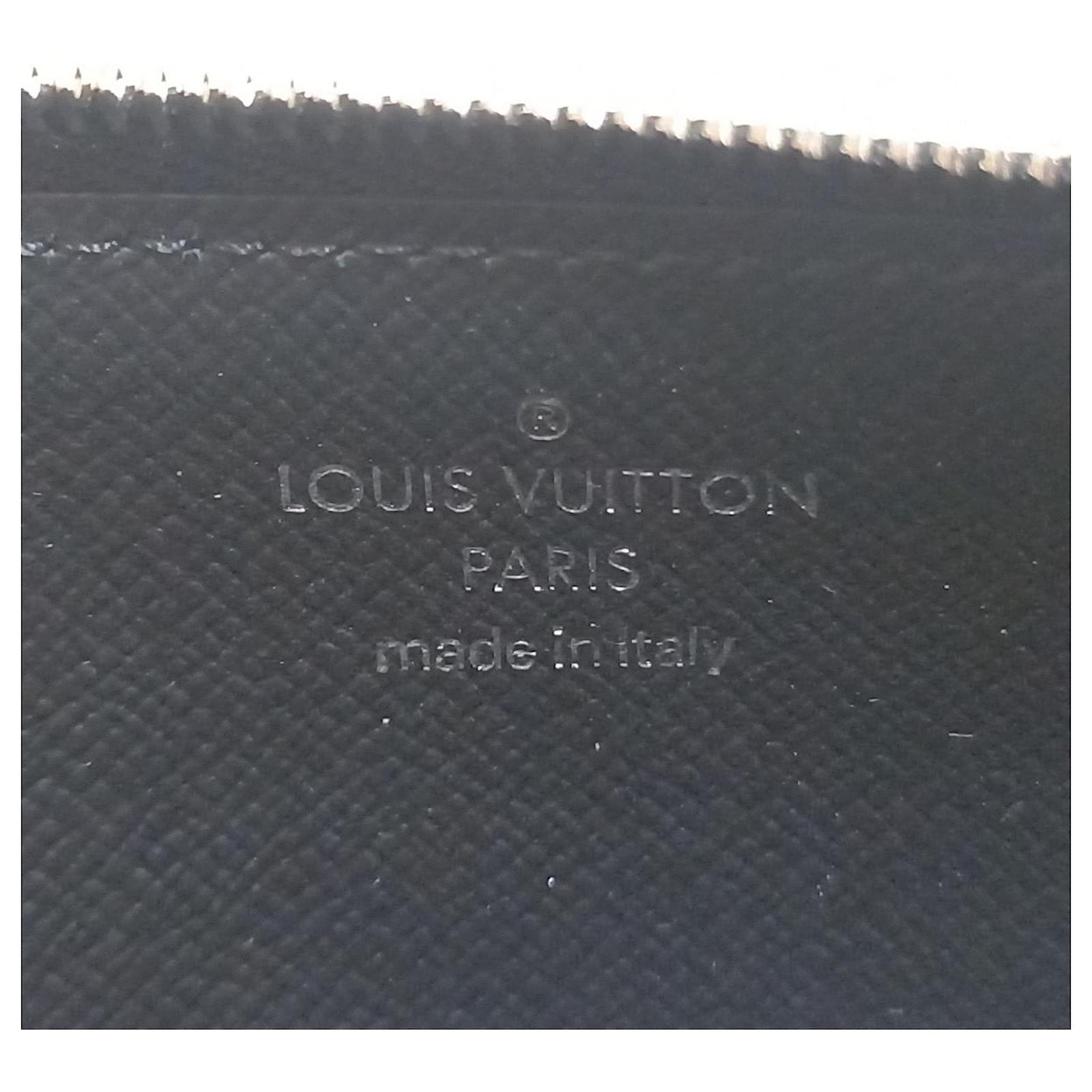 Louis Vuitton -- Navy blue Leather ref.520684 - Joli Closet