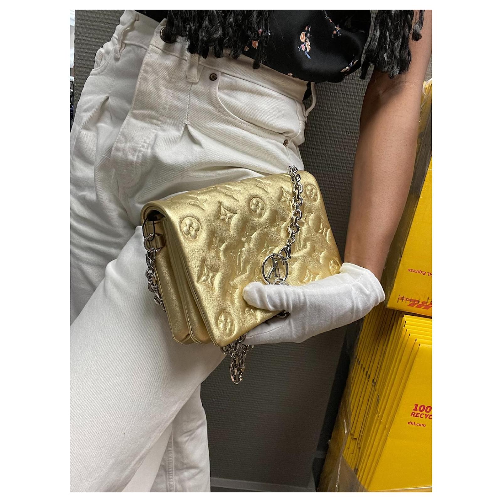 LOUIS VUITTON Pochette Coussin Crossbody Bag Gold M80999 Shoulder