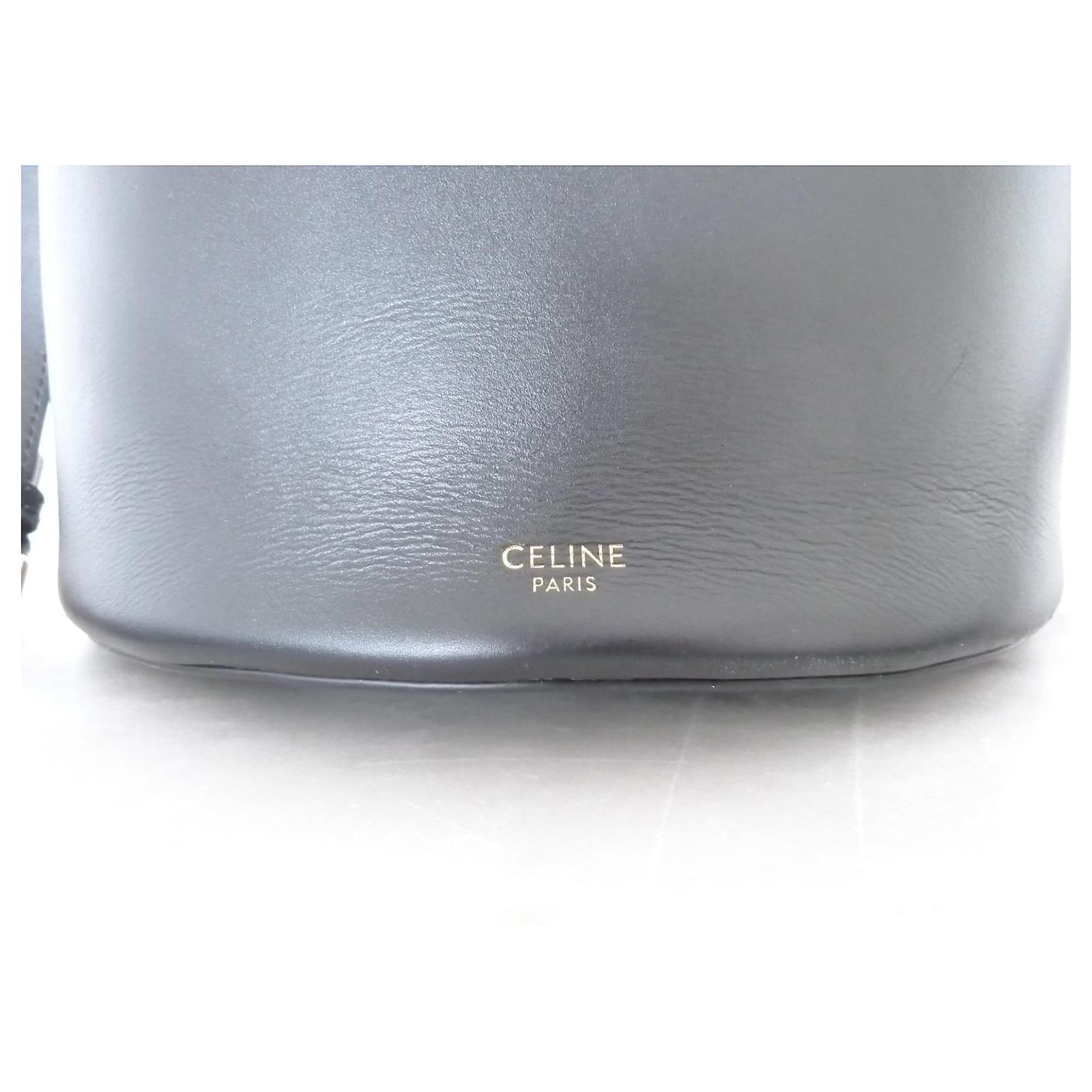 Céline CELINE Triomphe Bucket bag Black Leather ref.521766 - Joli Closet