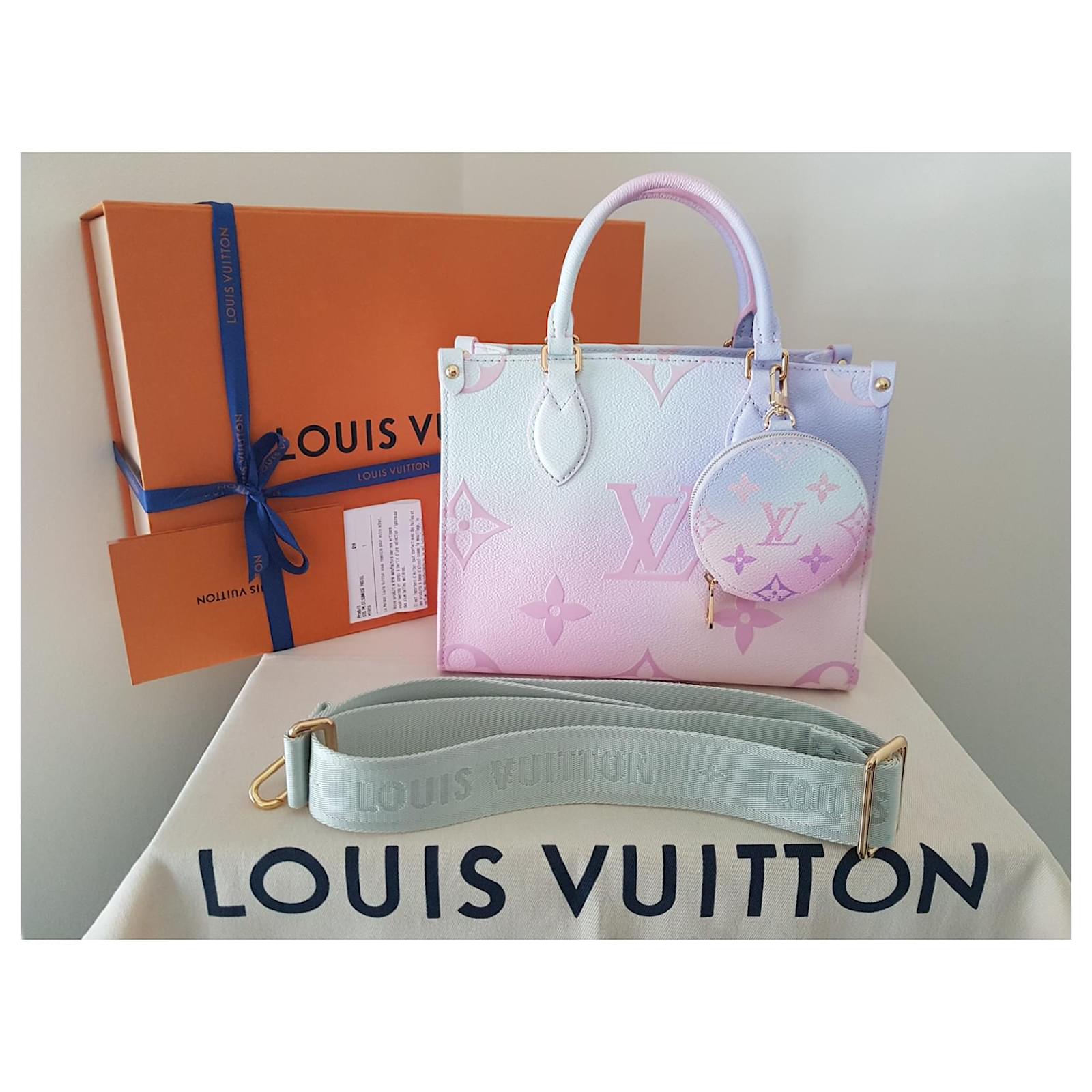 LOUIS VUITTON ONTHEGO PM BAG pastel edition Multiple colors Leather Cloth  ref.523075 - Joli Closet