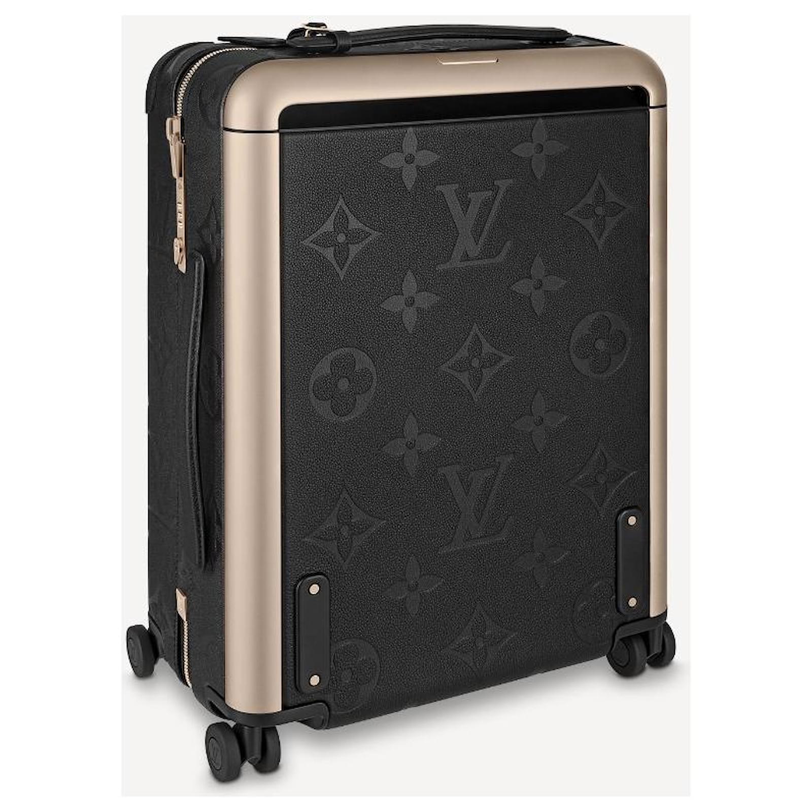 Louis Vuitton Black Taiga Leather Horizon 55 Rolling Suitcase - Yoogi's  Closet