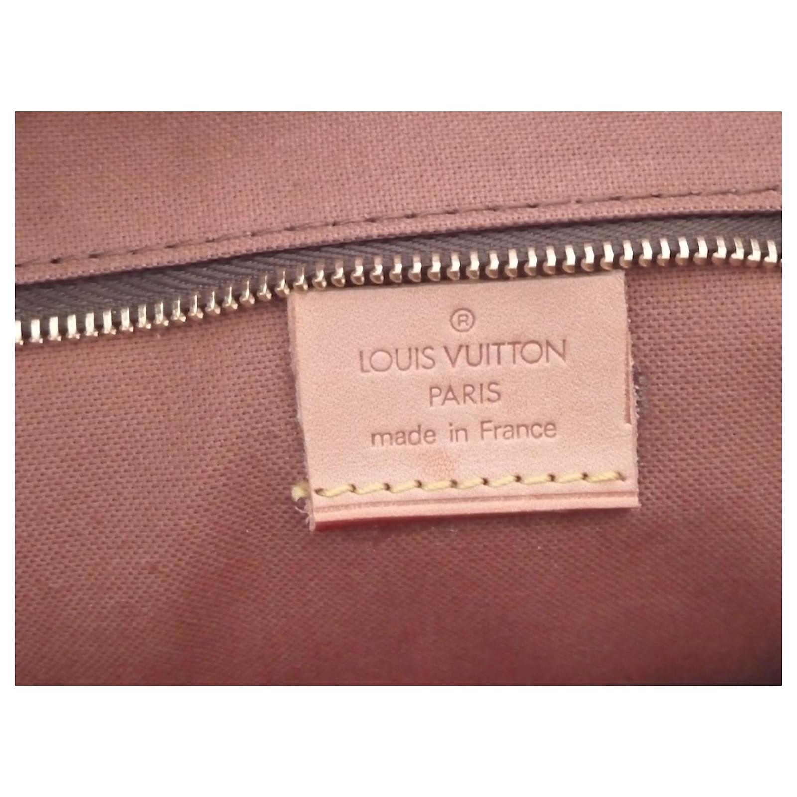 bag LOUIS VUITTON Travel Document Holder Brown Leather ref.524966 - Joli  Closet