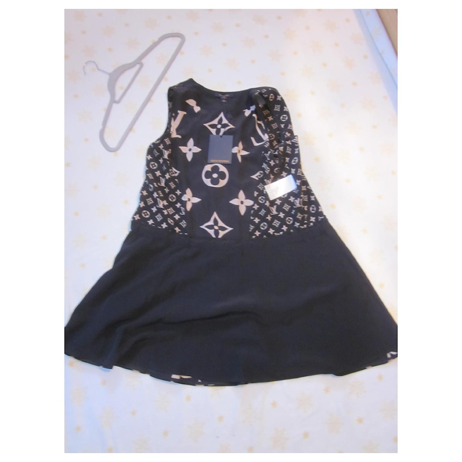 Silk mini dress Louis Vuitton Black size 40 FR in Silk - 32909365