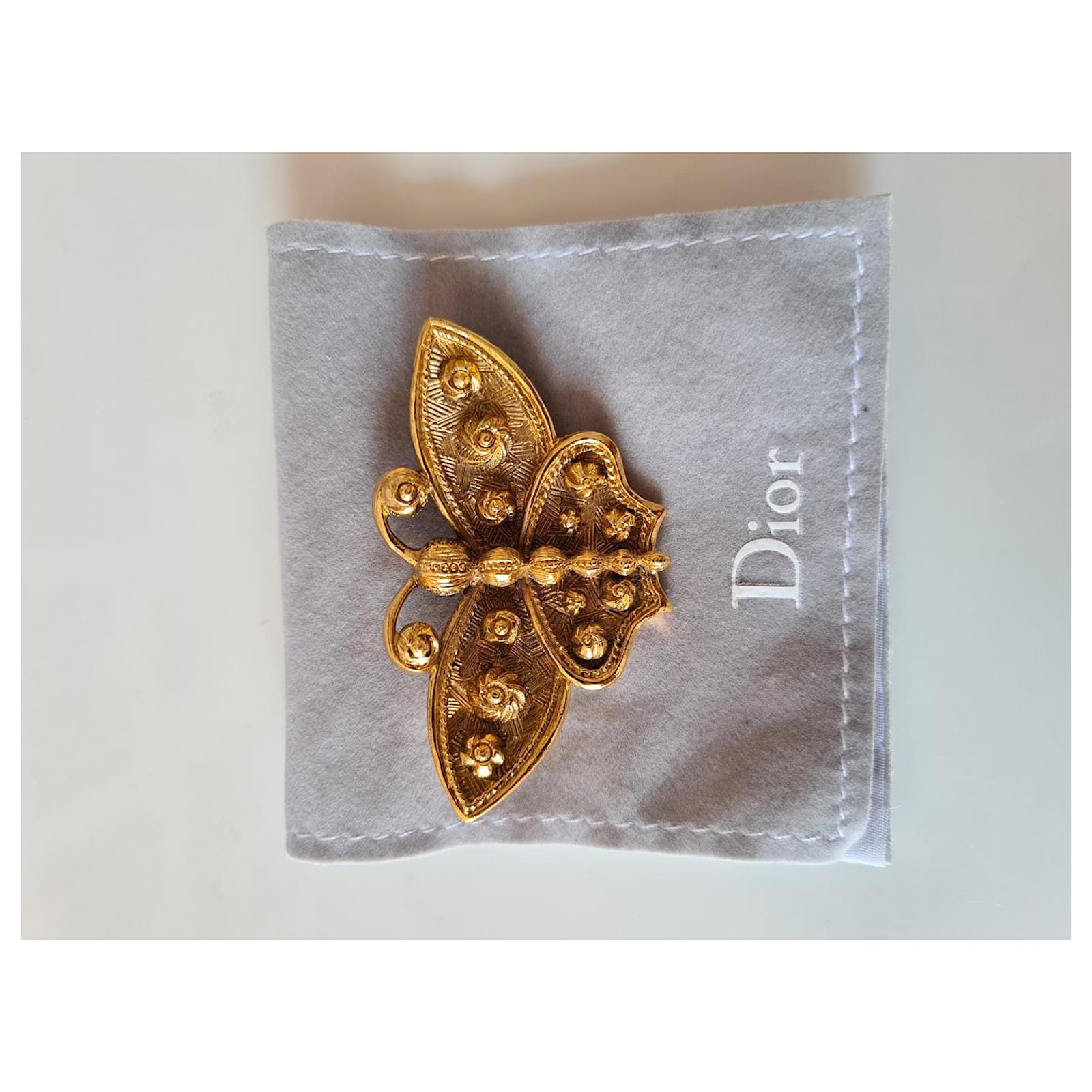 ディオールブローチ Christian Dior brooch in gold metal Golden ref.525598 - Joli