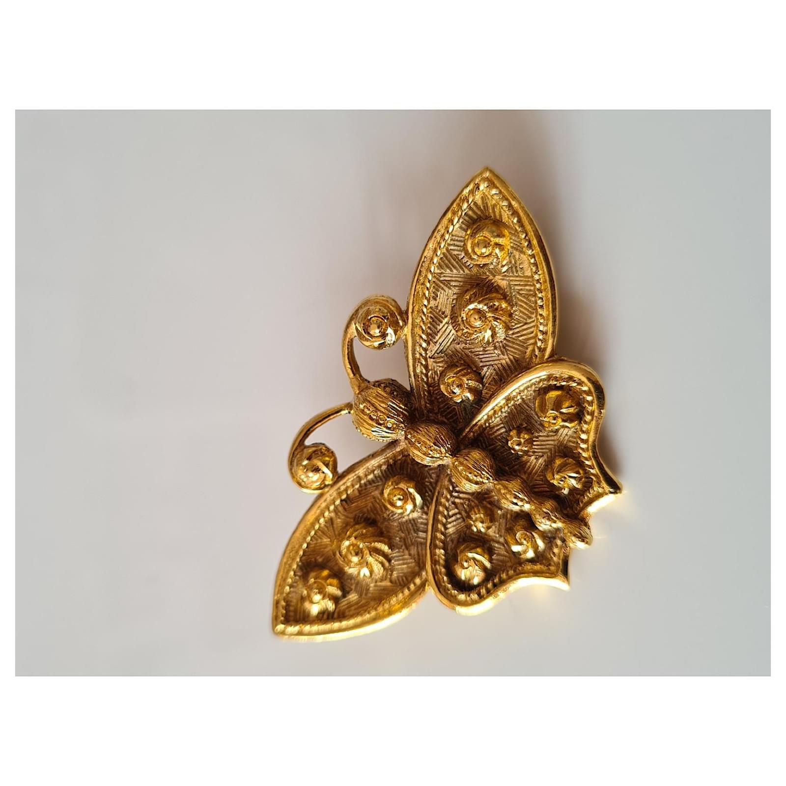ディオールブローチ Christian Dior brooch in gold metal Golden ref.525598 - Joli