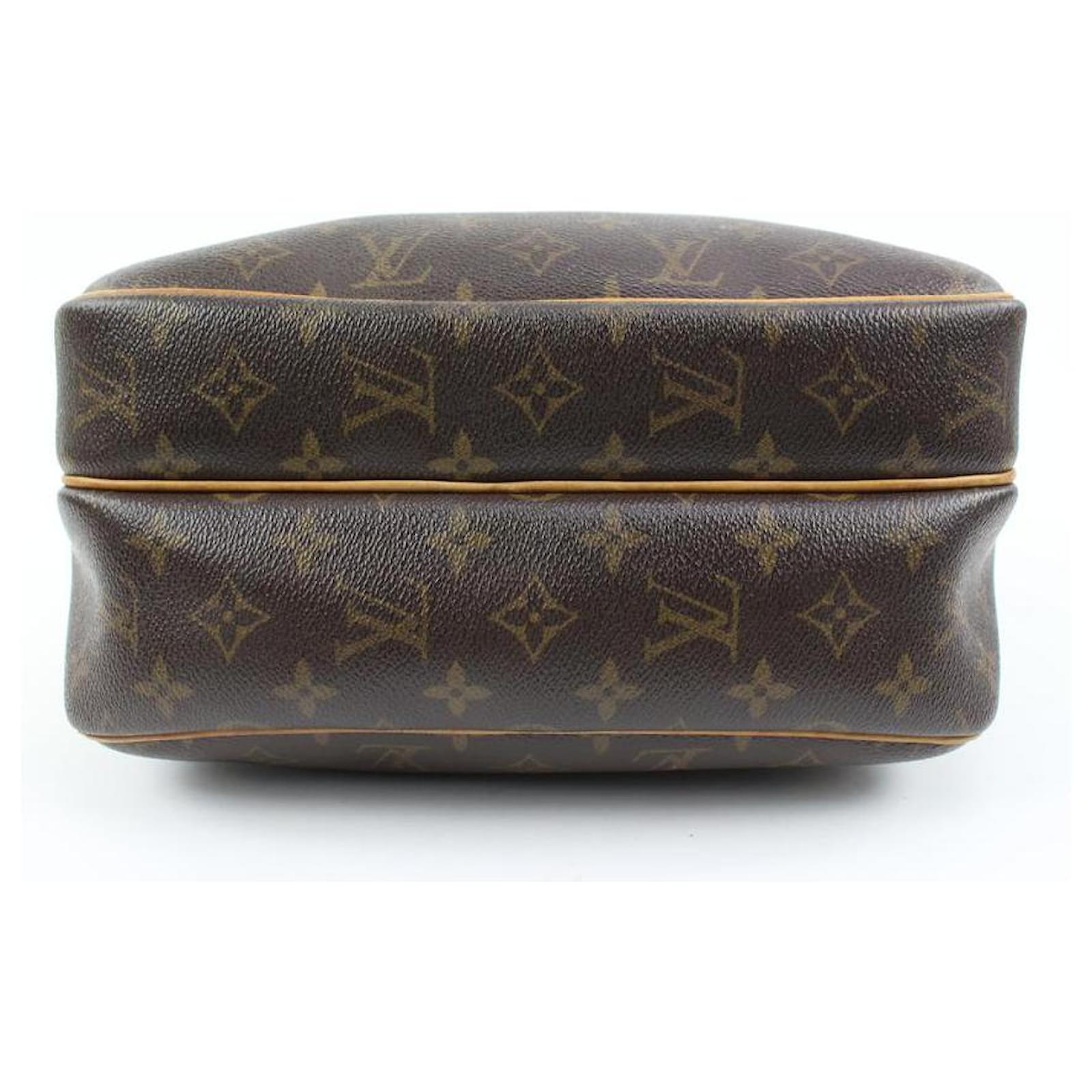Louis Vuitton Discontinued Monogram Reporter PM Crossbody Bag Leather  ref.528473 - Joli Closet