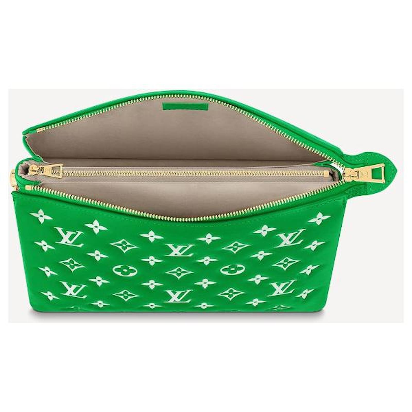 Louis Vuitton LV Coussin PM new Green Leather ref.484879 - Joli Closet