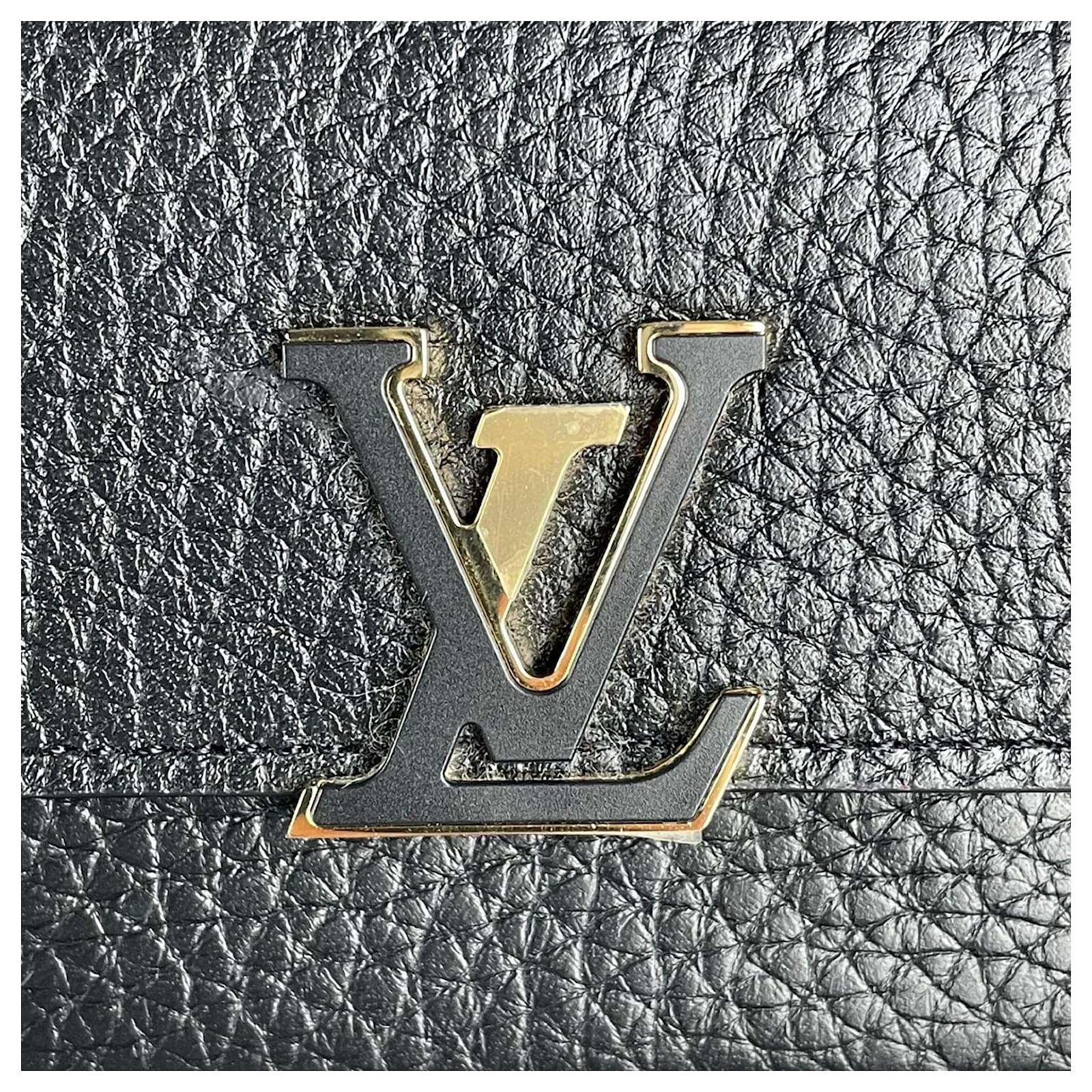 Louis Vuitton Capucines XS Wallet Black Leather ref.529945 - Joli Closet