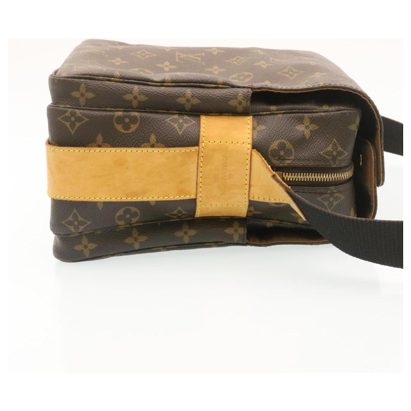 LOUIS VUITTON Monogram Naviglio Shoulder Bag M50205 LV Auth hs593 Cloth  ref.531805 - Joli Closet