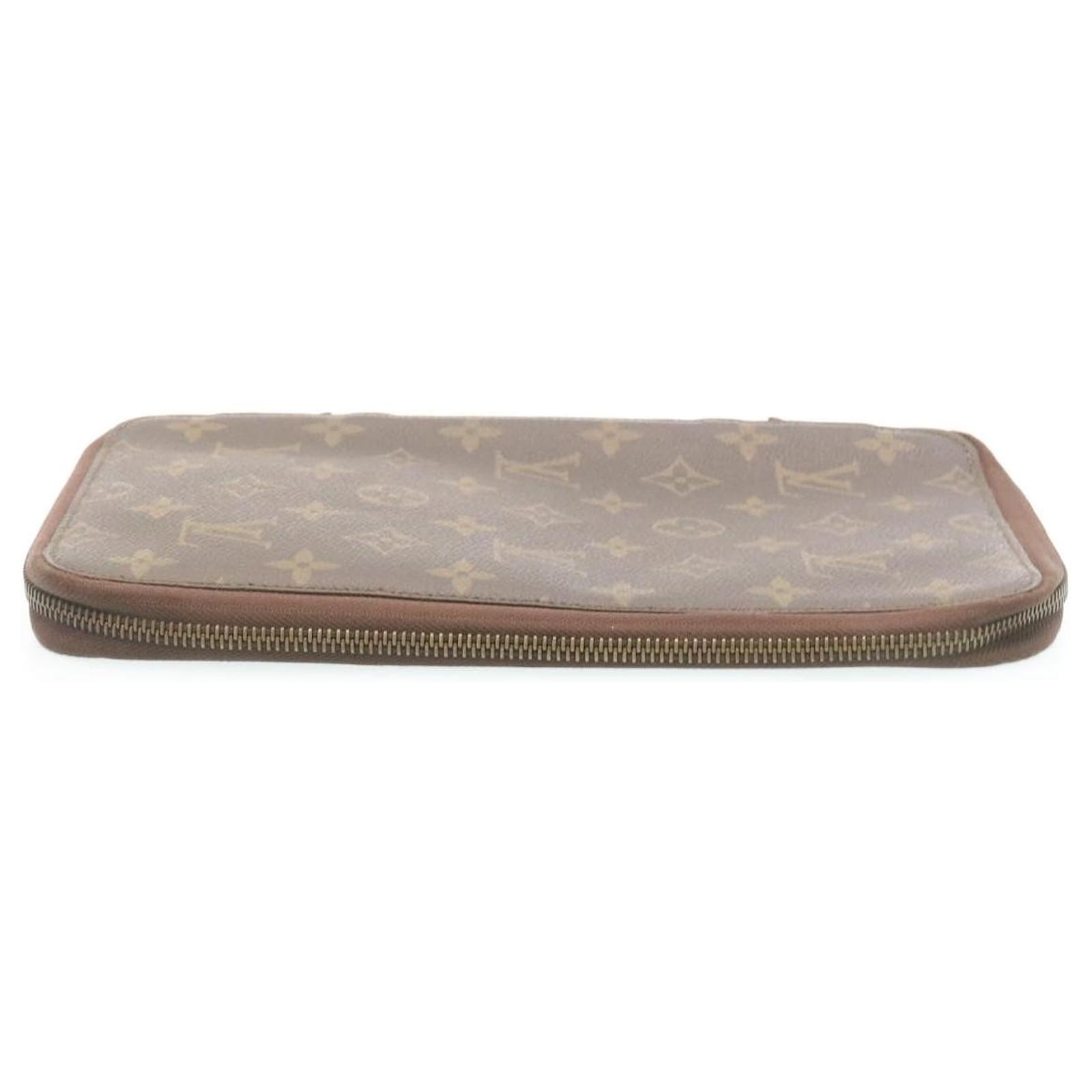 LOUIS VUITTON Monogram Poche Escapade Travel Case Vintage M60113