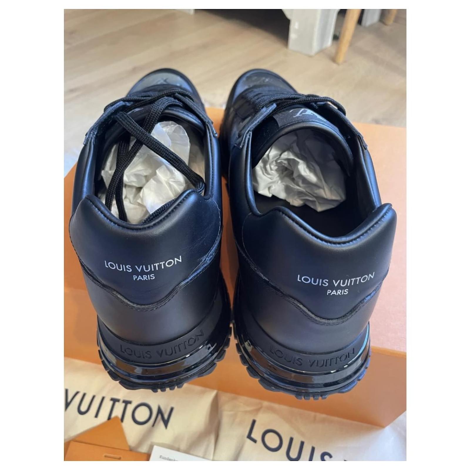 Louis Vuitton SNEAKER RUN AWAY Black Grey Leather ref.533986 - Joli Closet