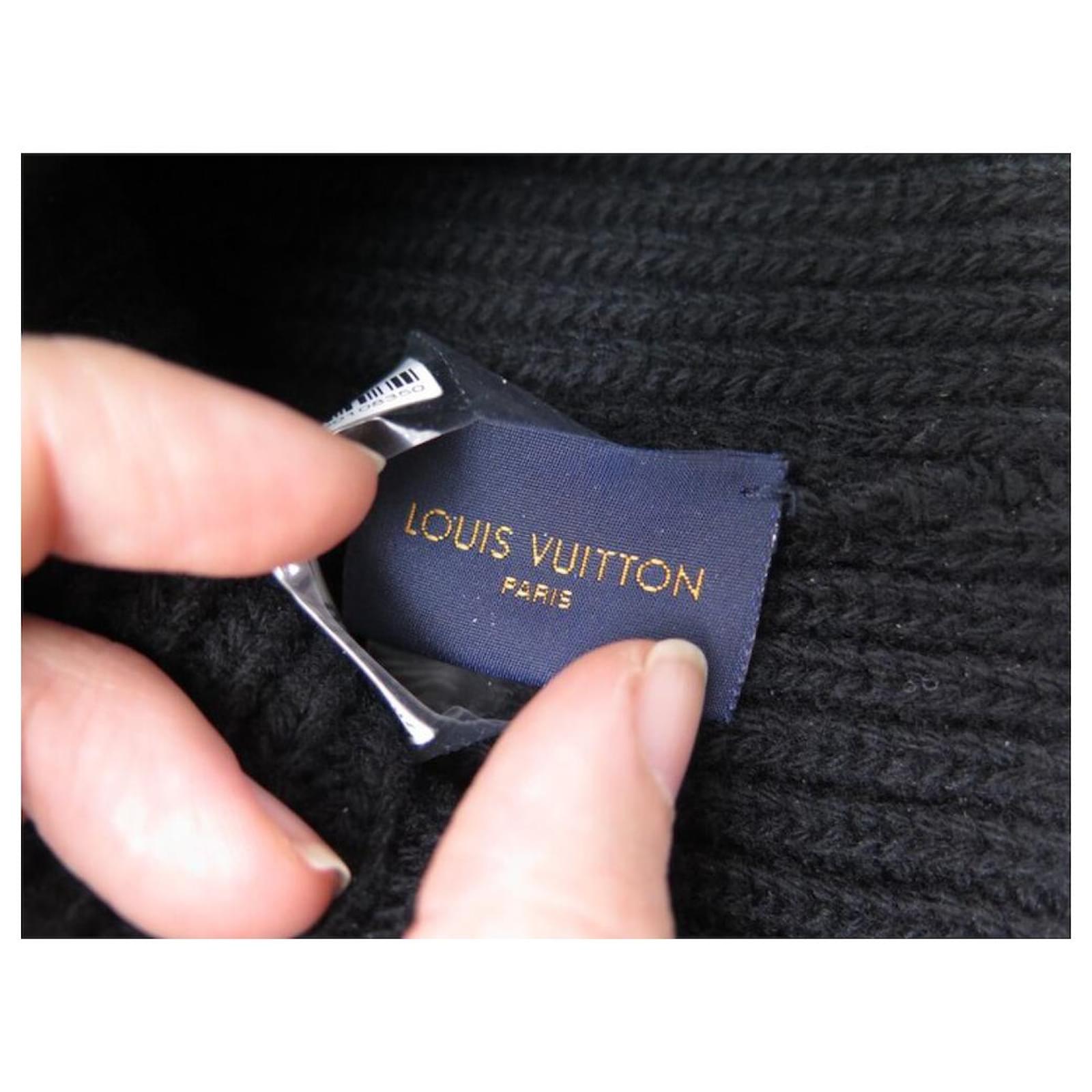 LOUIS VUITTON Wool LV initials Monogram Beanie Hat Black 865305