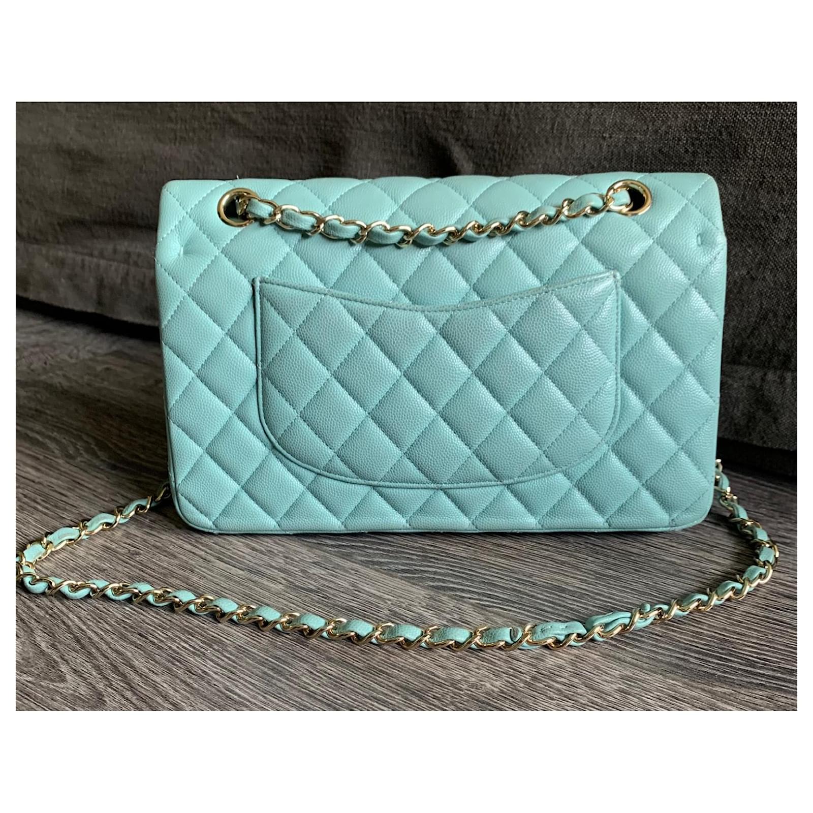 Chanel Timeless Classique Medium Light blue Leather ref.536141 - Joli Closet