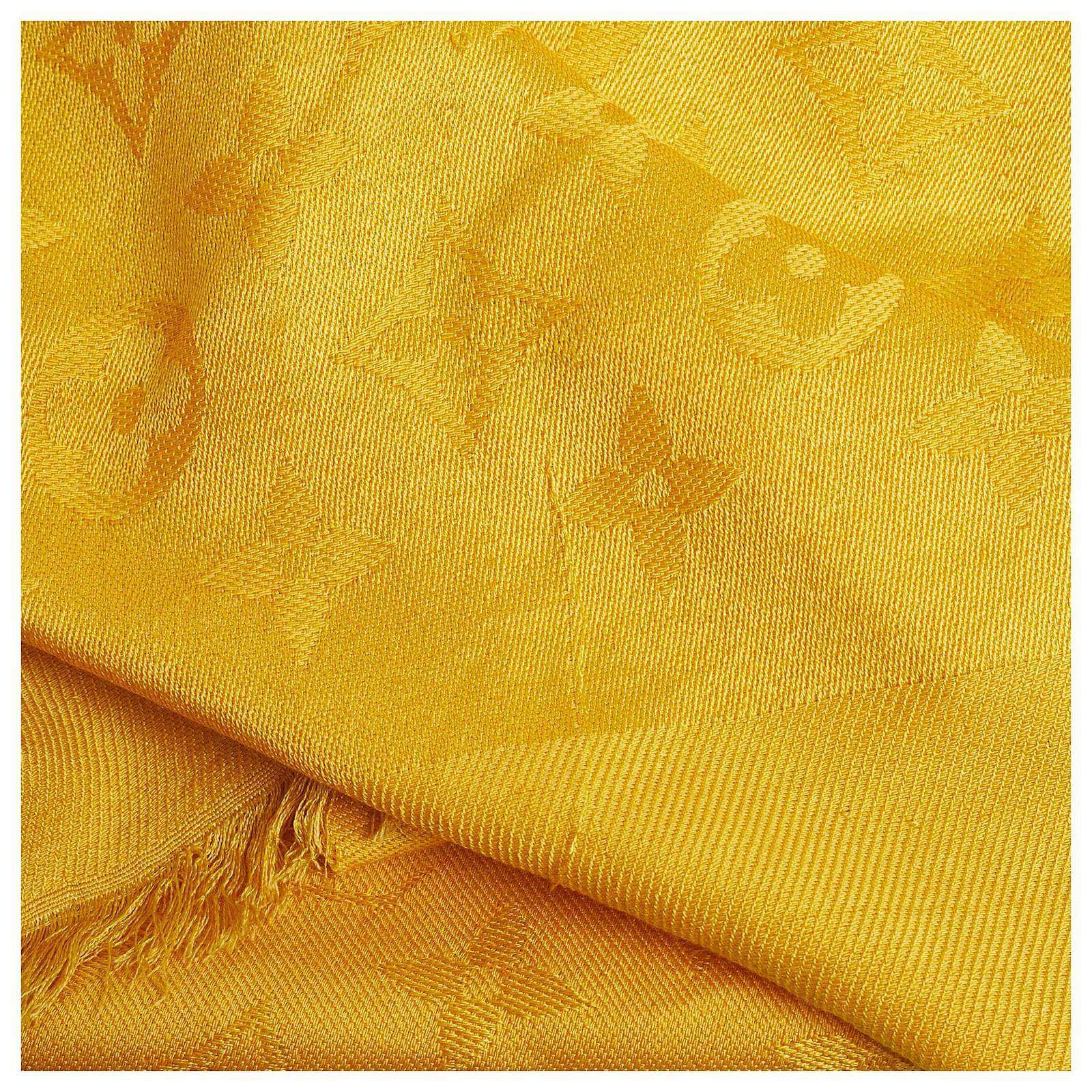 Louis Vuitton Yellow Monogram Silk Scarf Cloth ref.537078 - Joli Closet